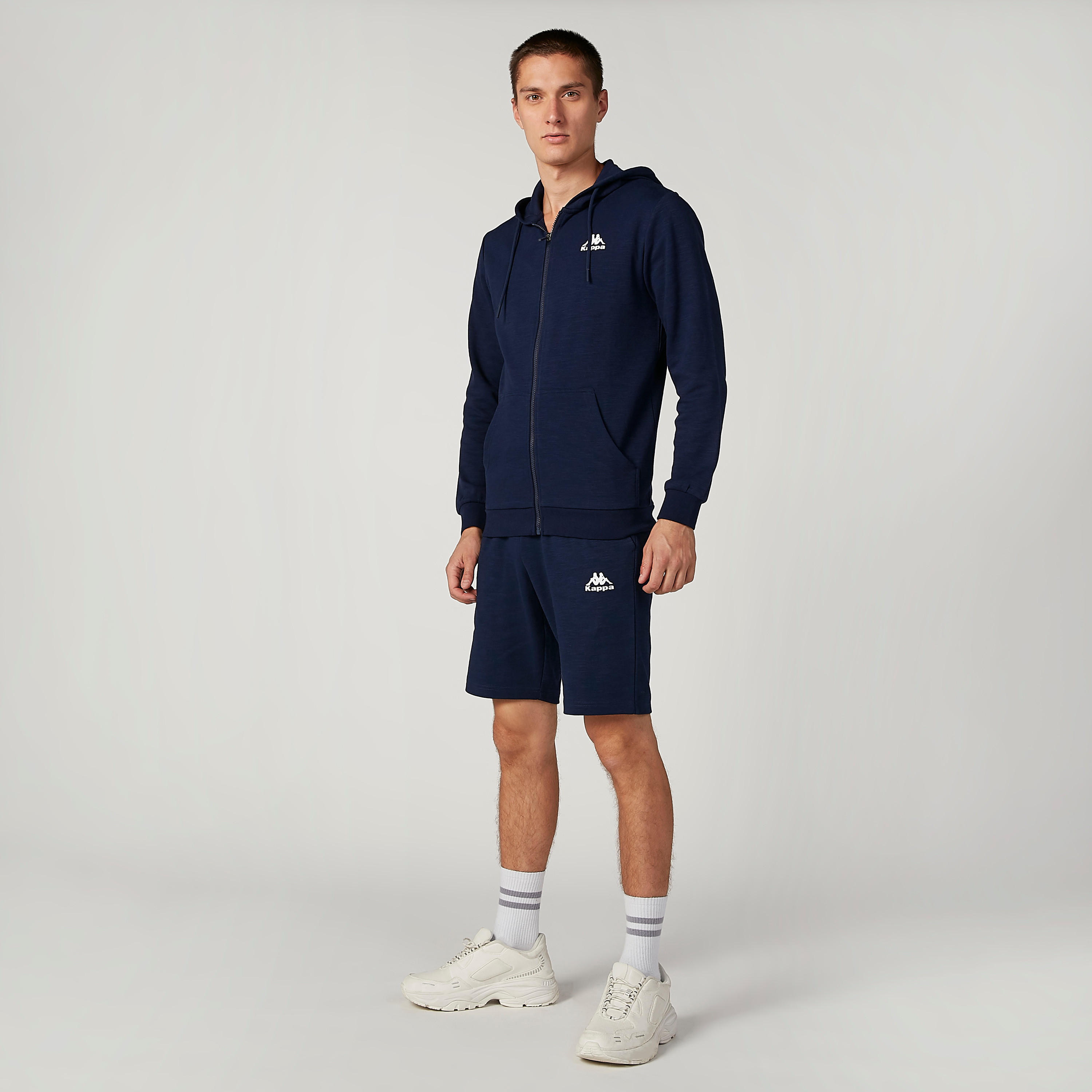 شورت بخصر مطاطي ورباط من كابا-men-clothing-sportswearandactivewear-bottoms-image-2