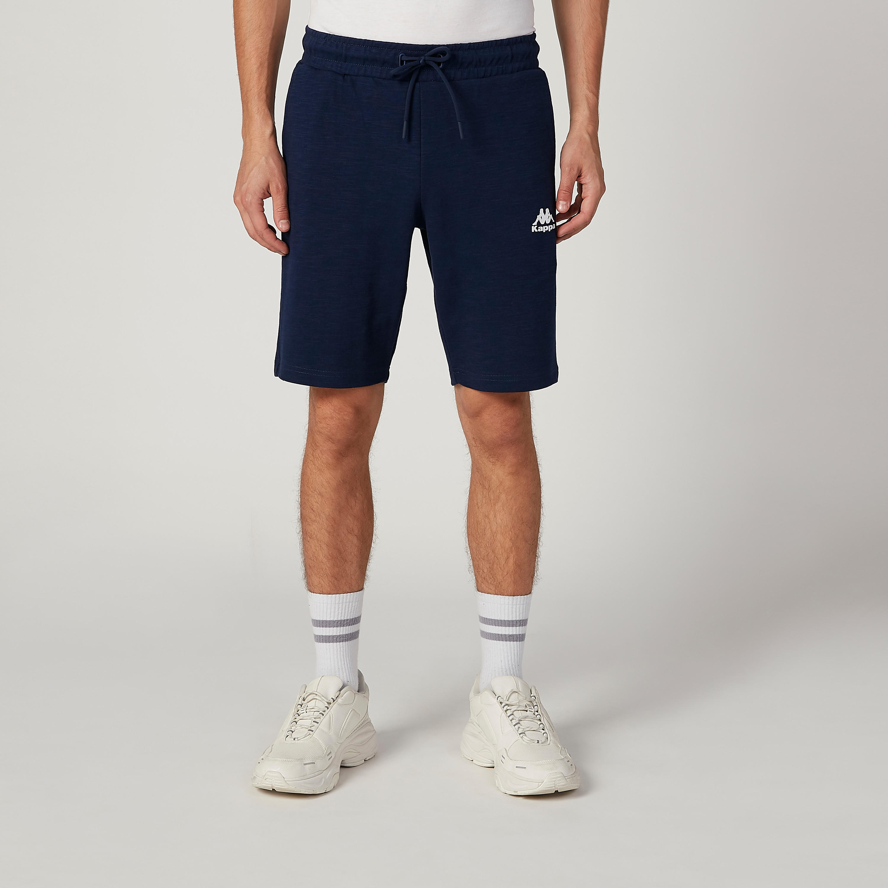 شورت بخصر مطّاطي وجيوب من كابا-men-clothing-bottoms-shorts-image-1