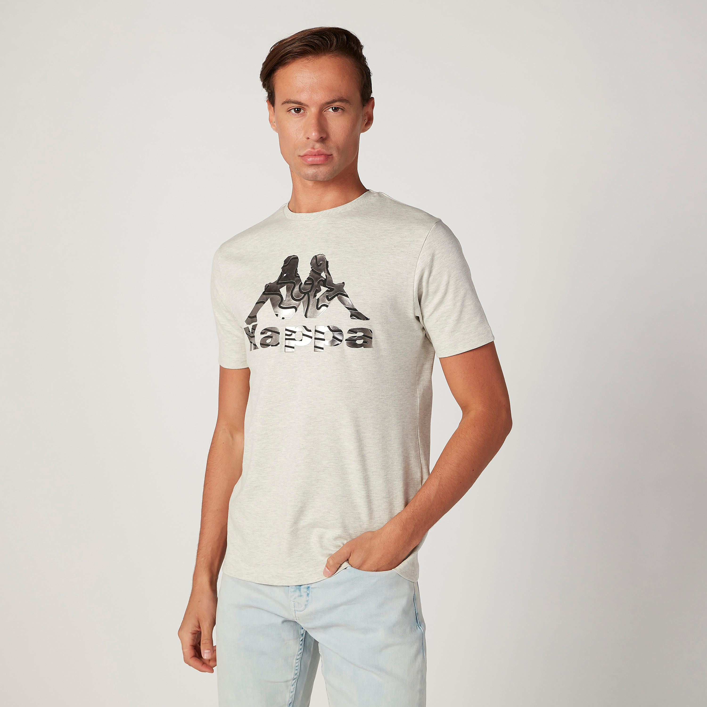تيشيرت بياقة مستديرة وأكمام قصيرة وطبعات من كابا-men-clothing-tshirtsandpolos-tshirts-image-1