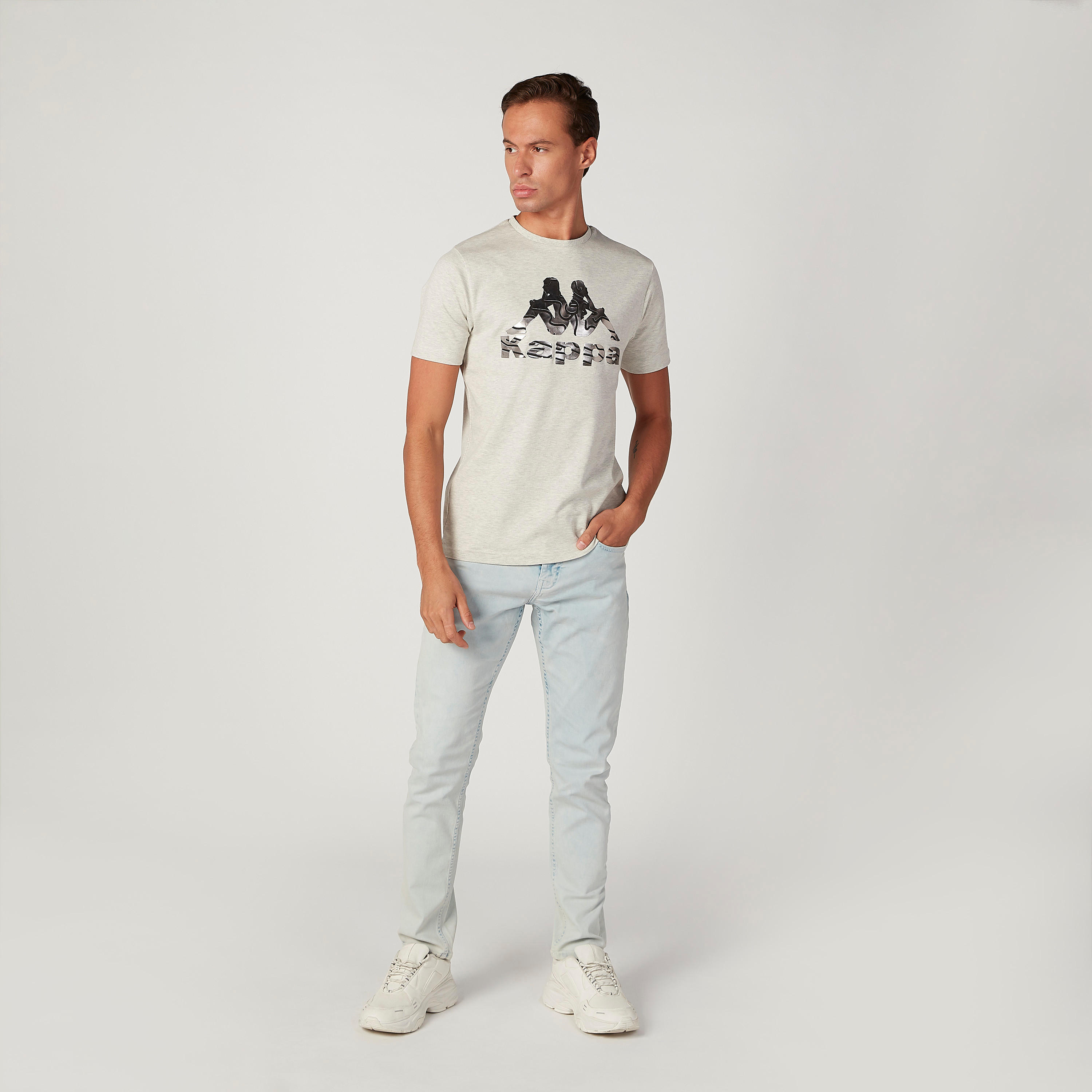تيشيرت بياقة مستديرة وأكمام قصيرة وطبعات من كابا-men-clothing-tshirtsandpolos-tshirts-image-2