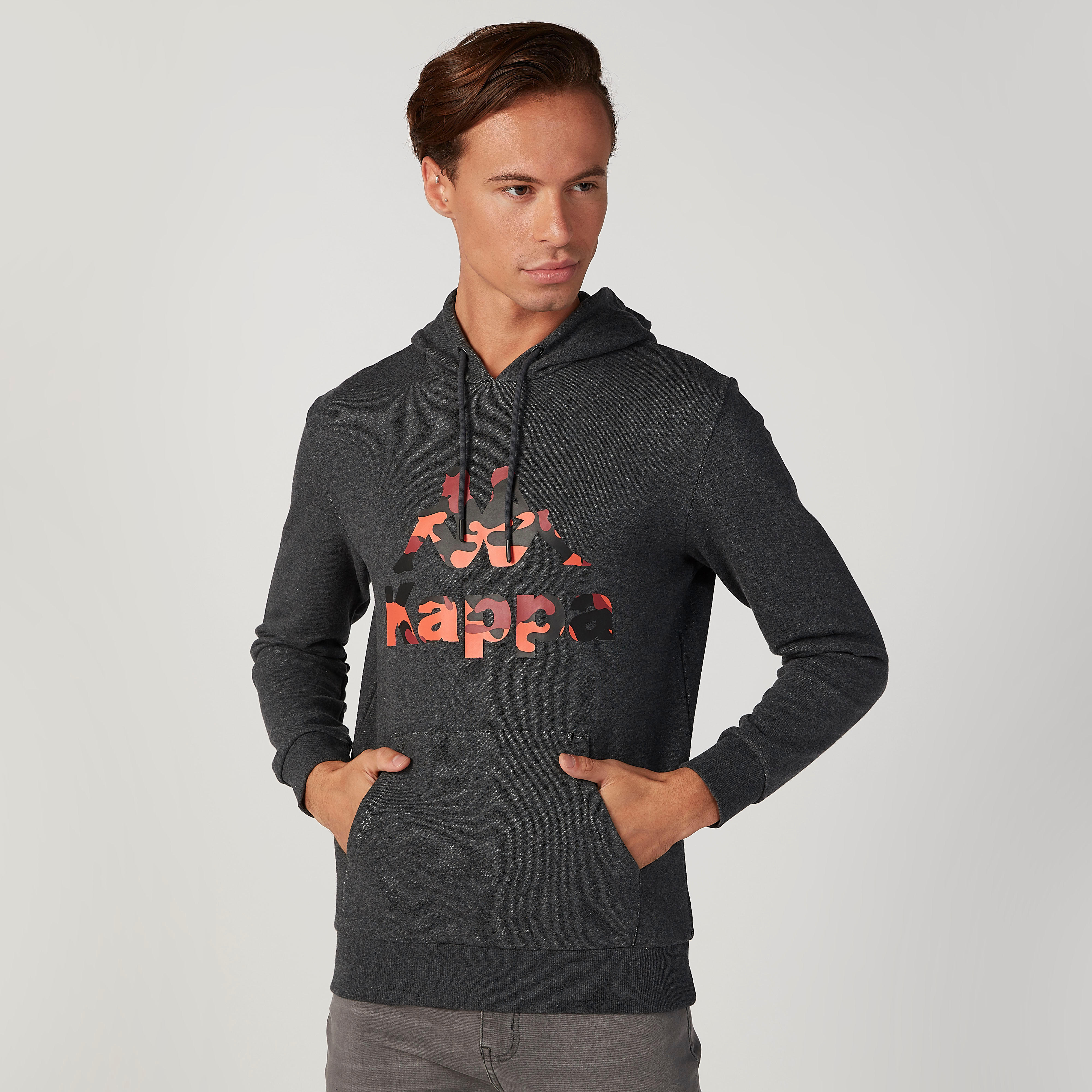 كنزة بقبعة بأكمام طويلة وطبعات من كابا-men-winterwear-hoodiesandsweatshirts-image-1
