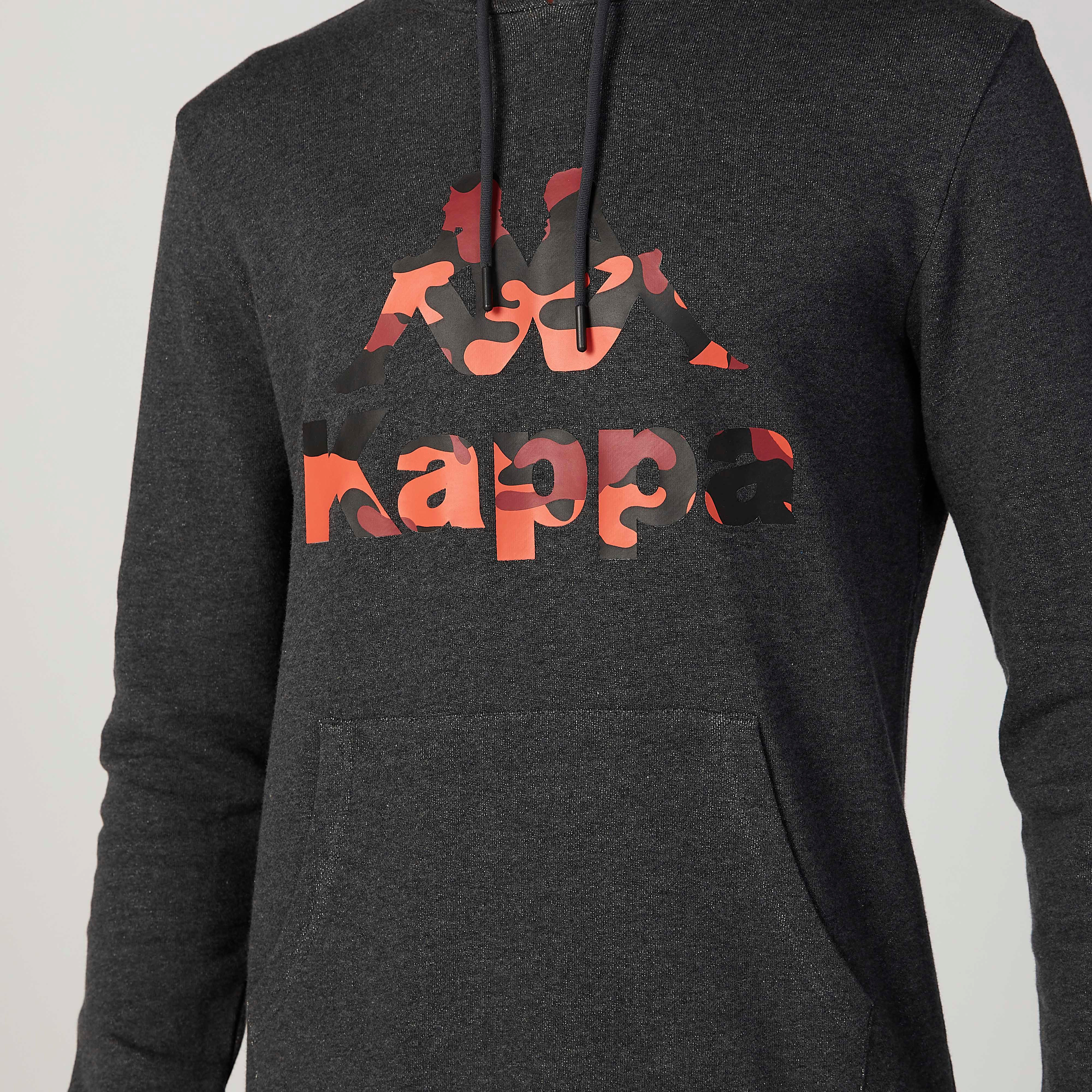 كنزة بقبعة بأكمام طويلة وطبعات من كابا-men-winterwear-hoodiesandsweatshirts-image-3