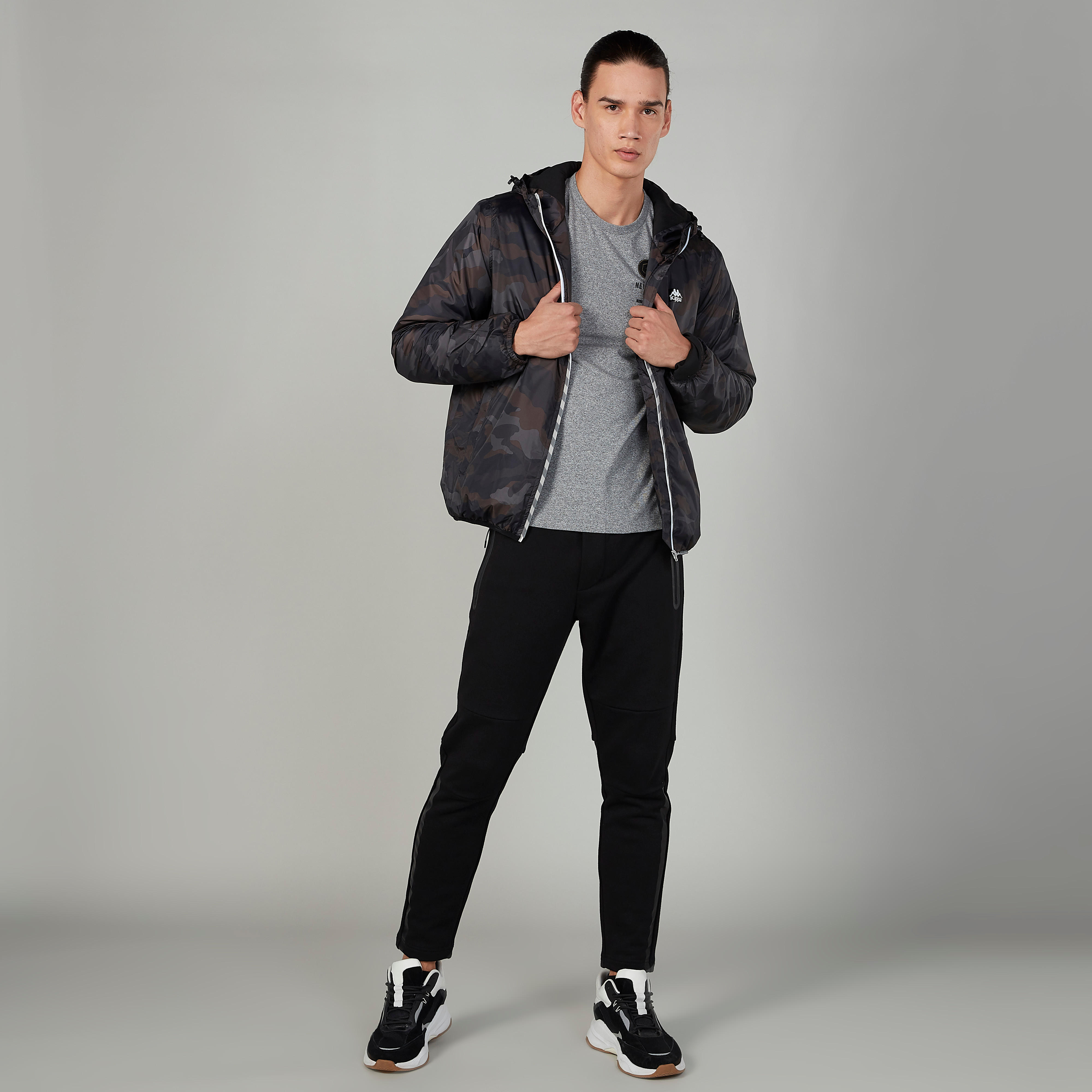 جاكيت بقبعة وأكمام طويلة وطبعات من كابا-men-clothing-jacketsandblazers-jackets-image-2