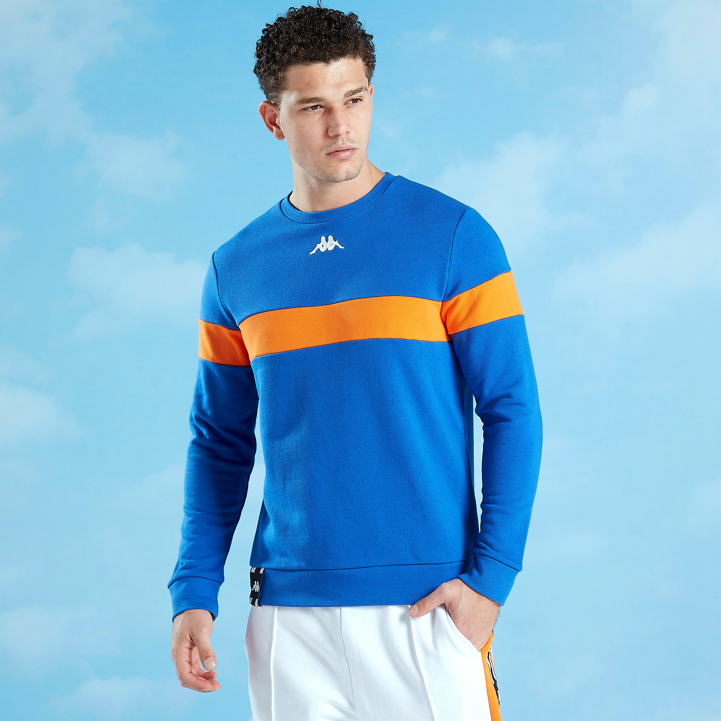 سويت شيرت بياقة ضيّقة وأكمام طويلة وطبعات من كابا-men-winterwear-hoodiesandsweatshirts-image-2