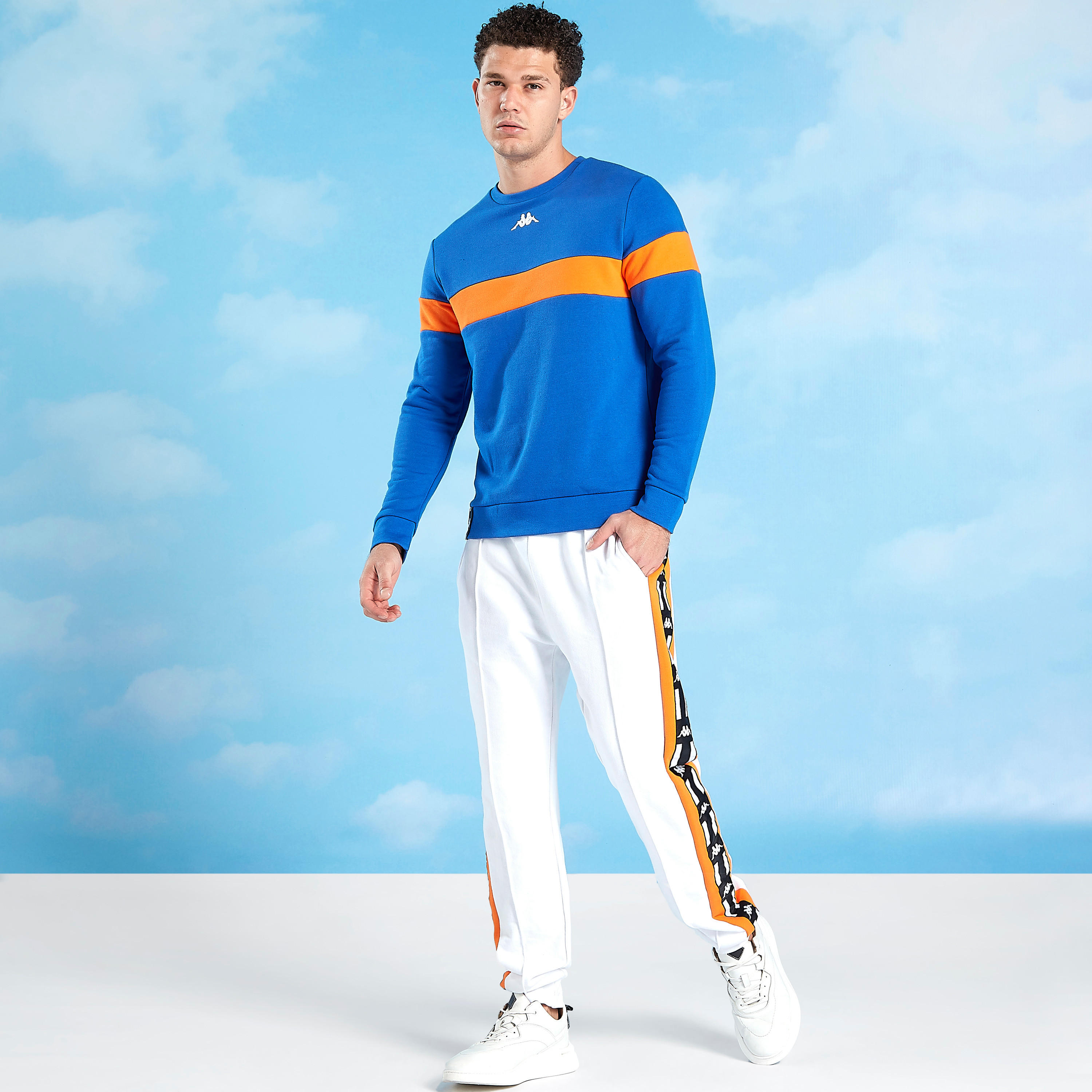 سويت شيرت بياقة ضيّقة وأكمام طويلة وطبعات من كابا-men-winterwear-hoodiesandsweatshirts-image-3