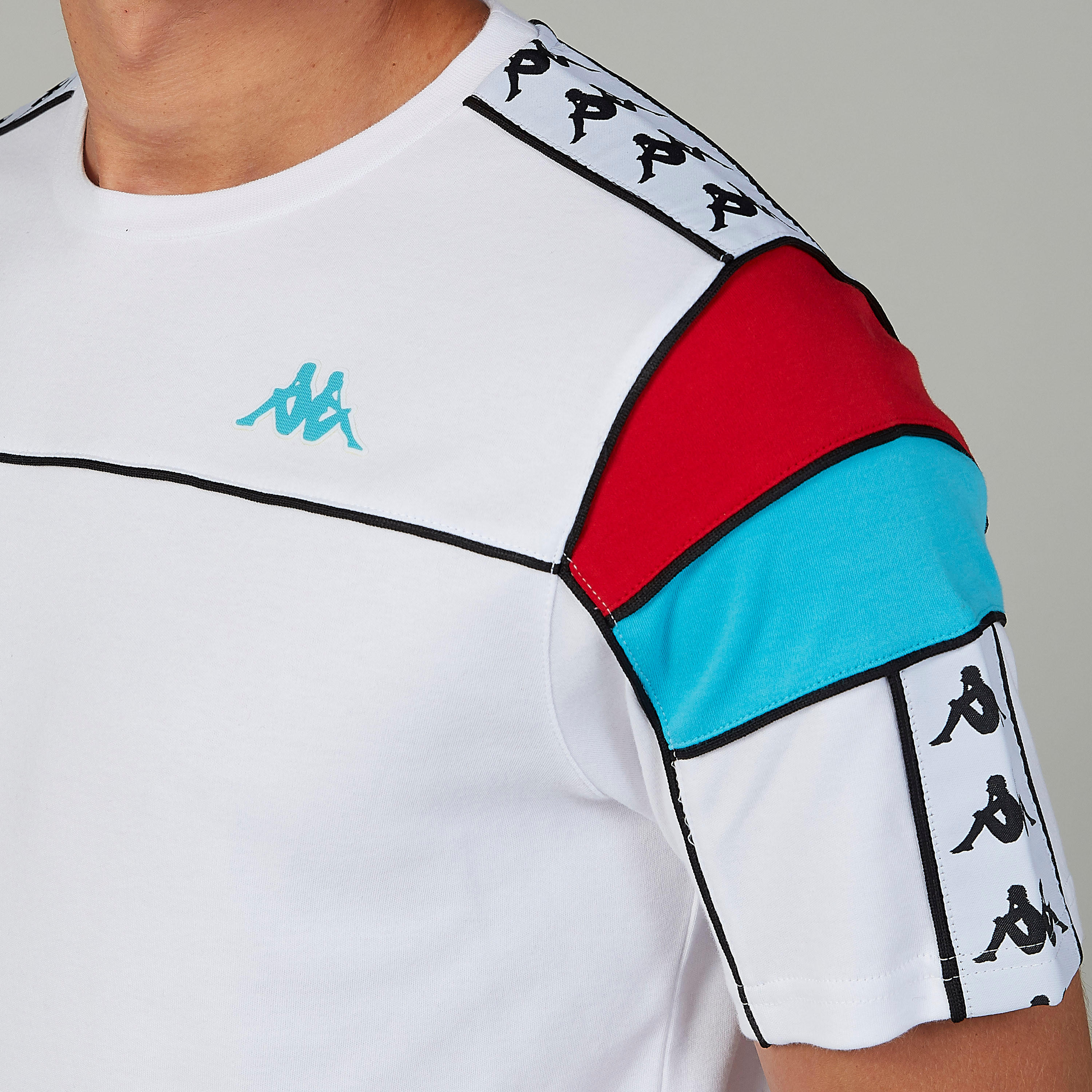 تيشيرت بياقة ضيّقة وأكمام قصيرة وطبعات من كابا-men-clothing-sportswearandactivewear-tshirtsandpolos-image-3