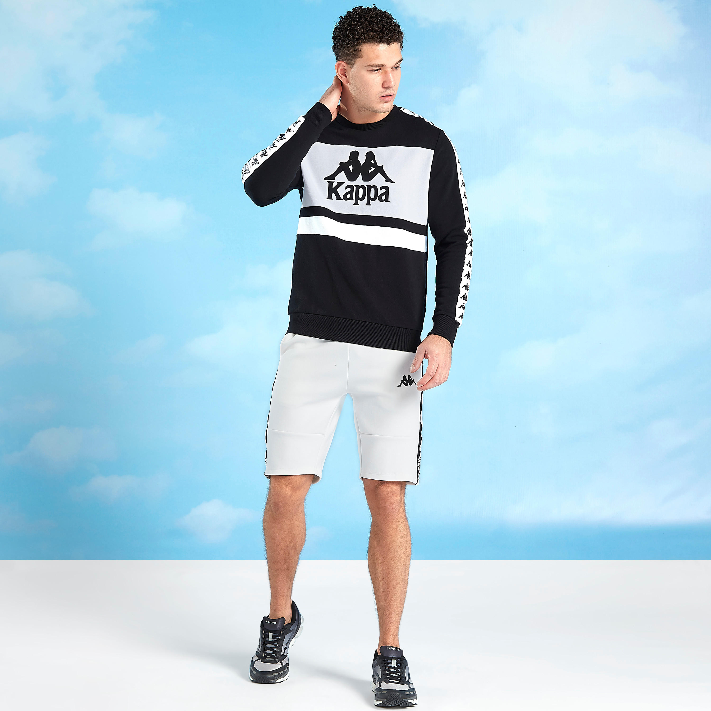 سويت شيرت بياقة مستديرة وأكمام طويلة وطبعات من كابا-men-winterwear-hoodiesandsweatshirts-image-3