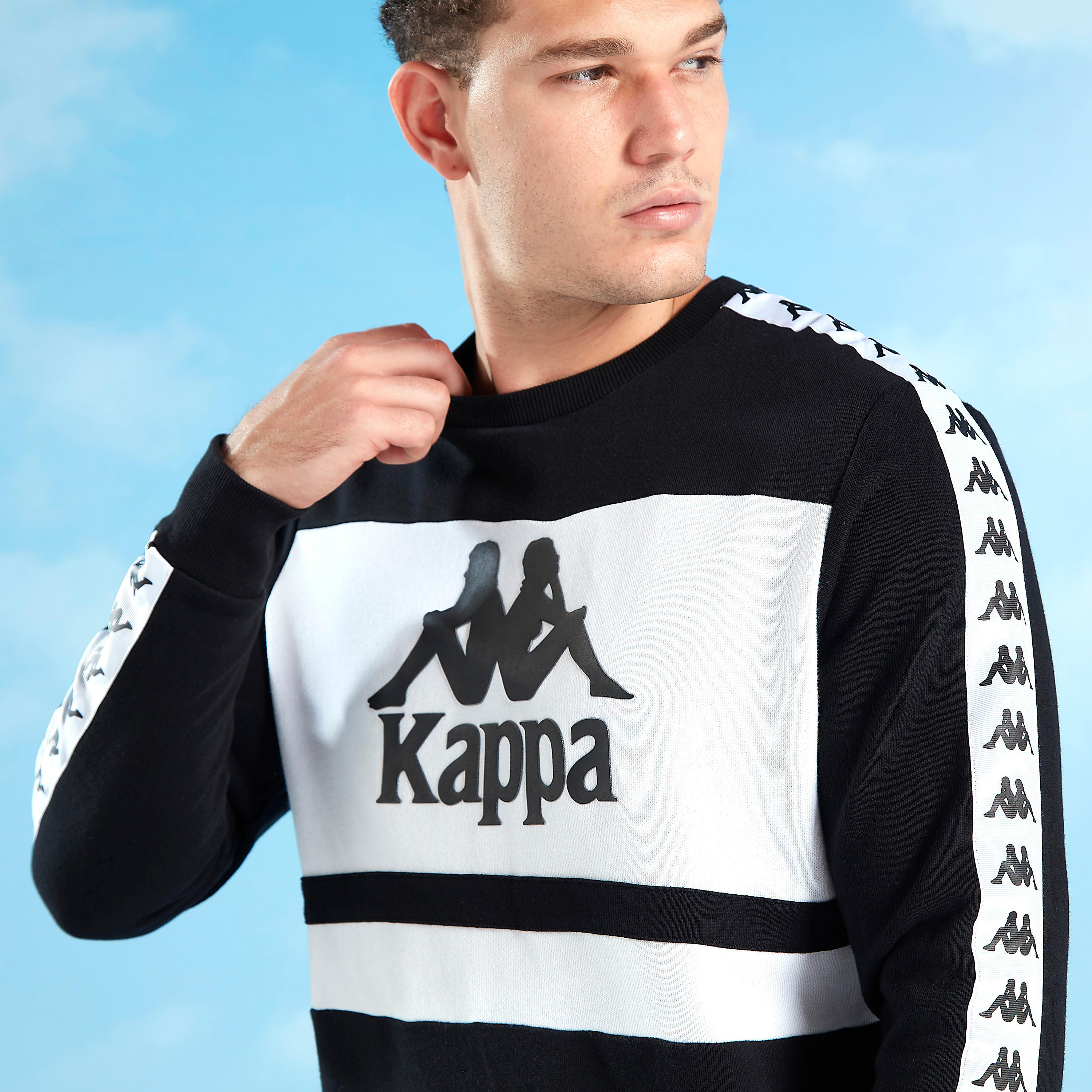 سويت شيرت بياقة مستديرة وأكمام طويلة وطبعات من كابا-men-winterwear-hoodiesandsweatshirts-image-4