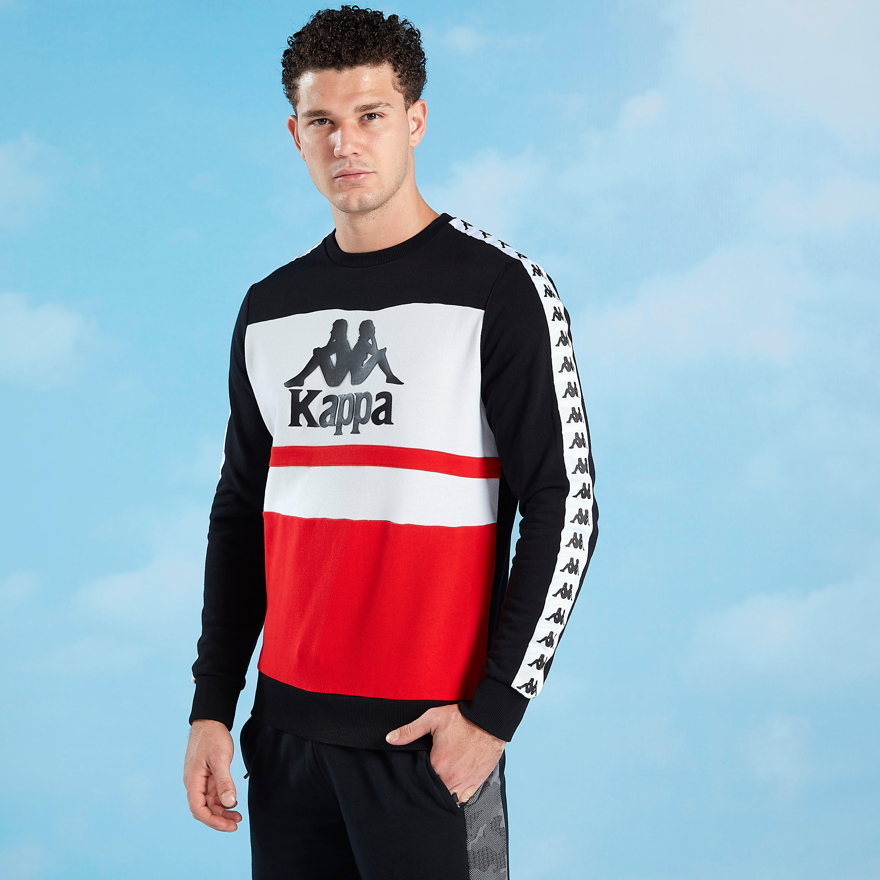 سويت شيرت بياقة ضيّقة وأكمام طويلة وطبعات من كابا-men-winterwear-hoodiesandsweatshirts-image-1