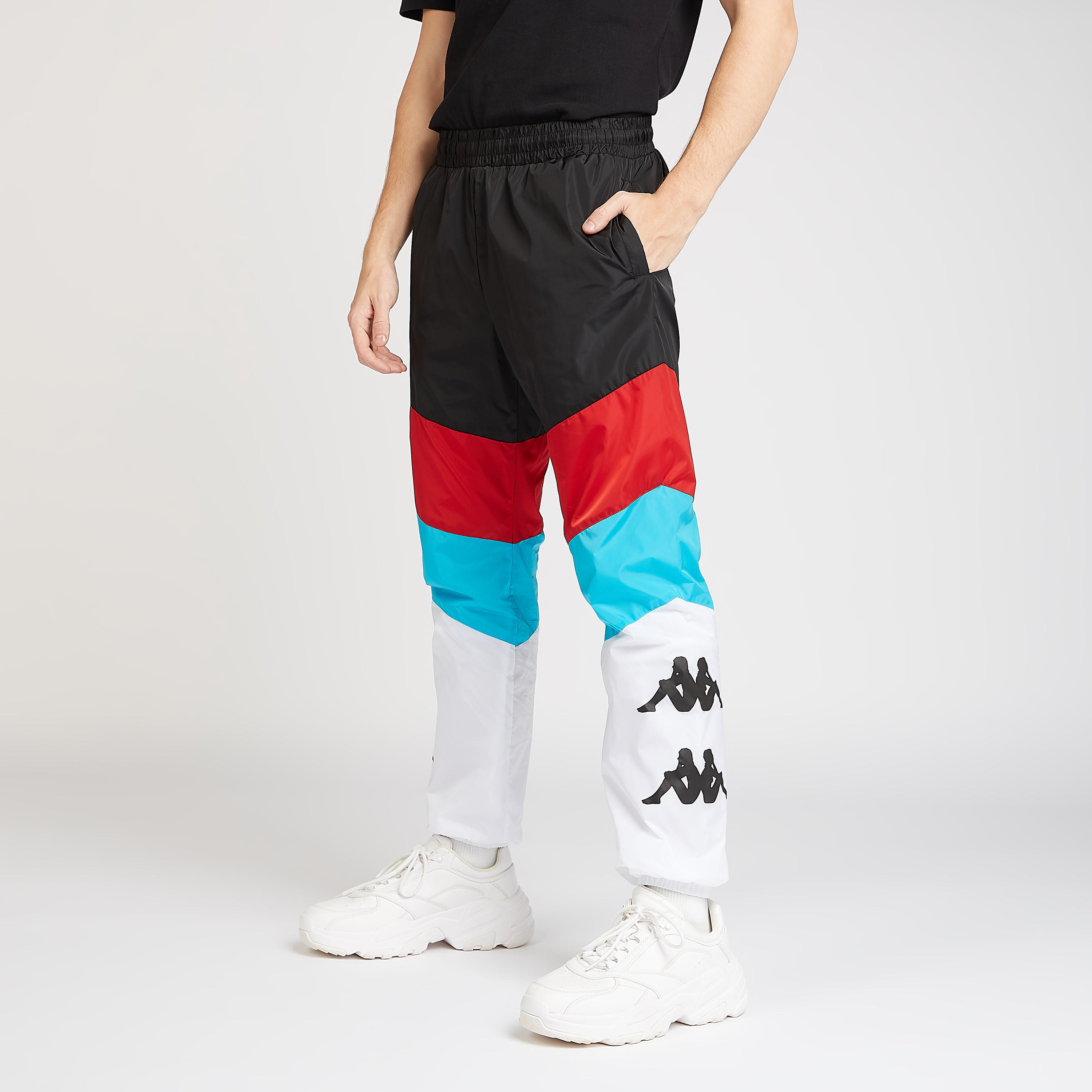 بنطلون رياضي قوالب ملوّنة بتفاصيل طبعات شعار من كابا-men-clothing-sportswearandactivewear-bottoms-image-1