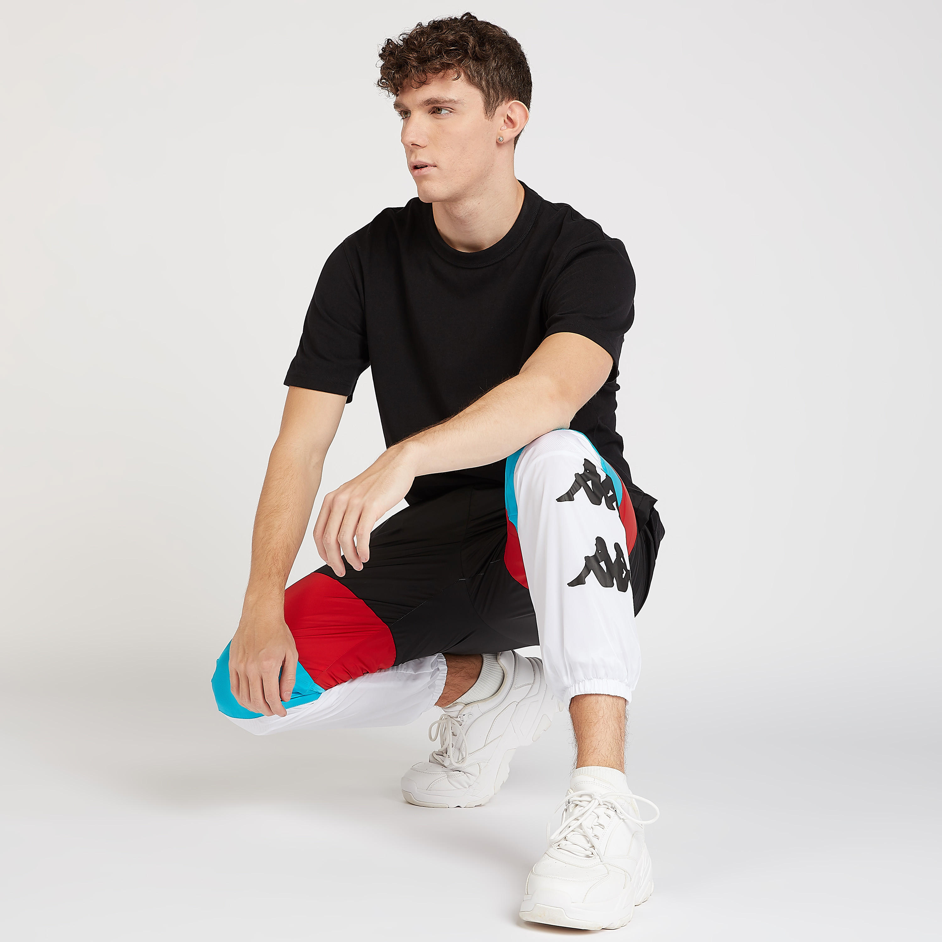بنطلون رياضي قوالب ملوّنة بتفاصيل طبعات شعار من كابا-men-clothing-sportswearandactivewear-bottoms-image-2