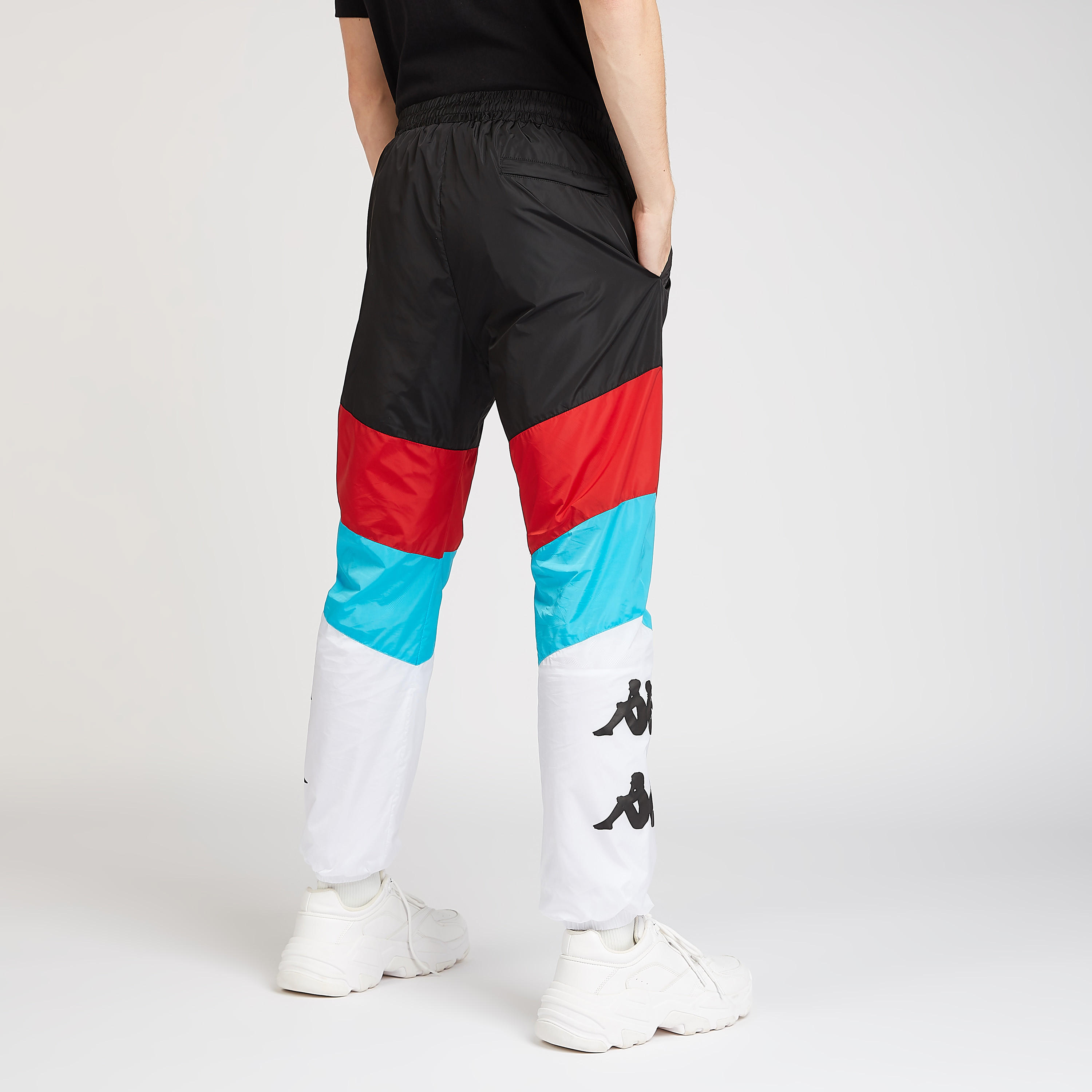 بنطلون رياضي قوالب ملوّنة بتفاصيل طبعات شعار من كابا-men-clothing-sportswearandactivewear-bottoms-image-4