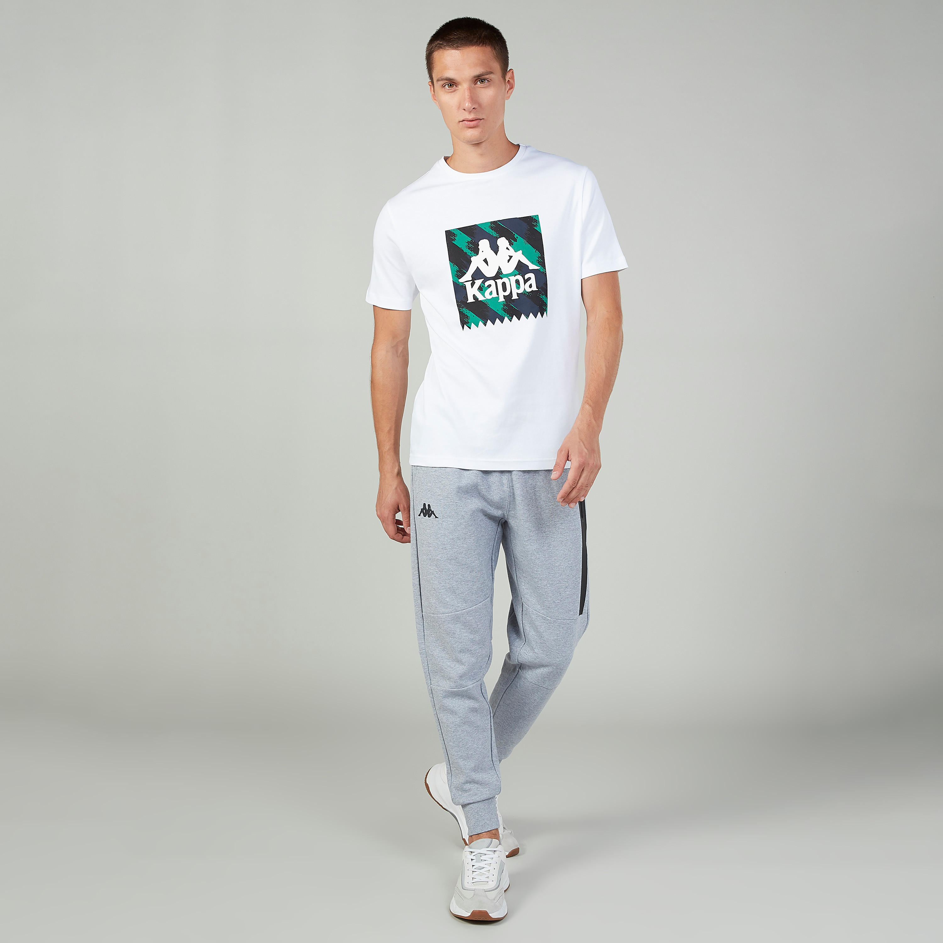 تيشيرت بياقة مستديرة وأكمام قصيرة وطبعات من كابا-men-clothing-sportswearandactivewear-tshirtsandpolos-image-2