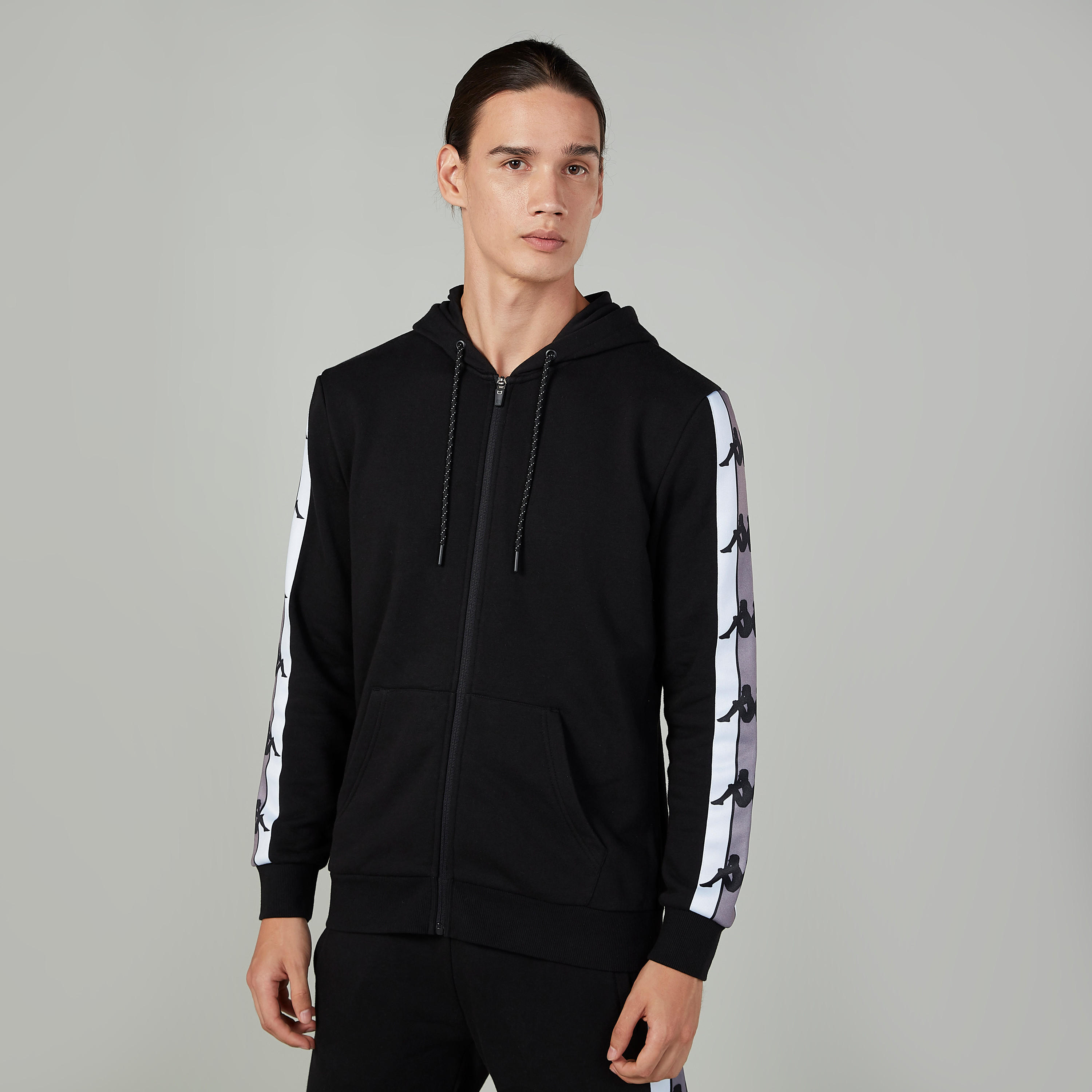 جاكيت بأكمام طويلة وشريطة وطبعات من كابا-men-winterwear-hoodiesandsweatshirts-image-1