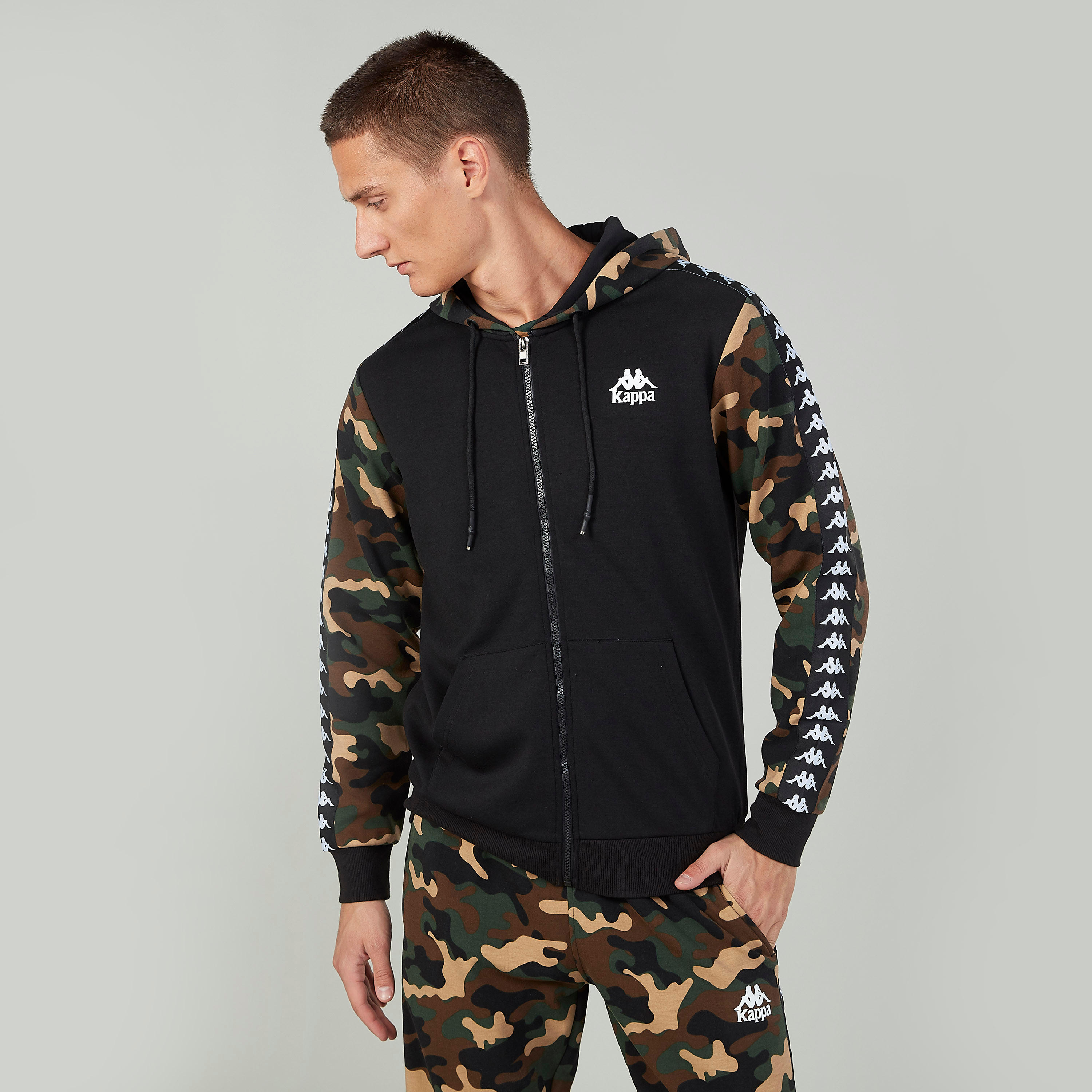  كابا جاكيت بأكمام طويلة وقبعة وطبعات-men-winterwear-hoodiesandsweatshirts-image-1