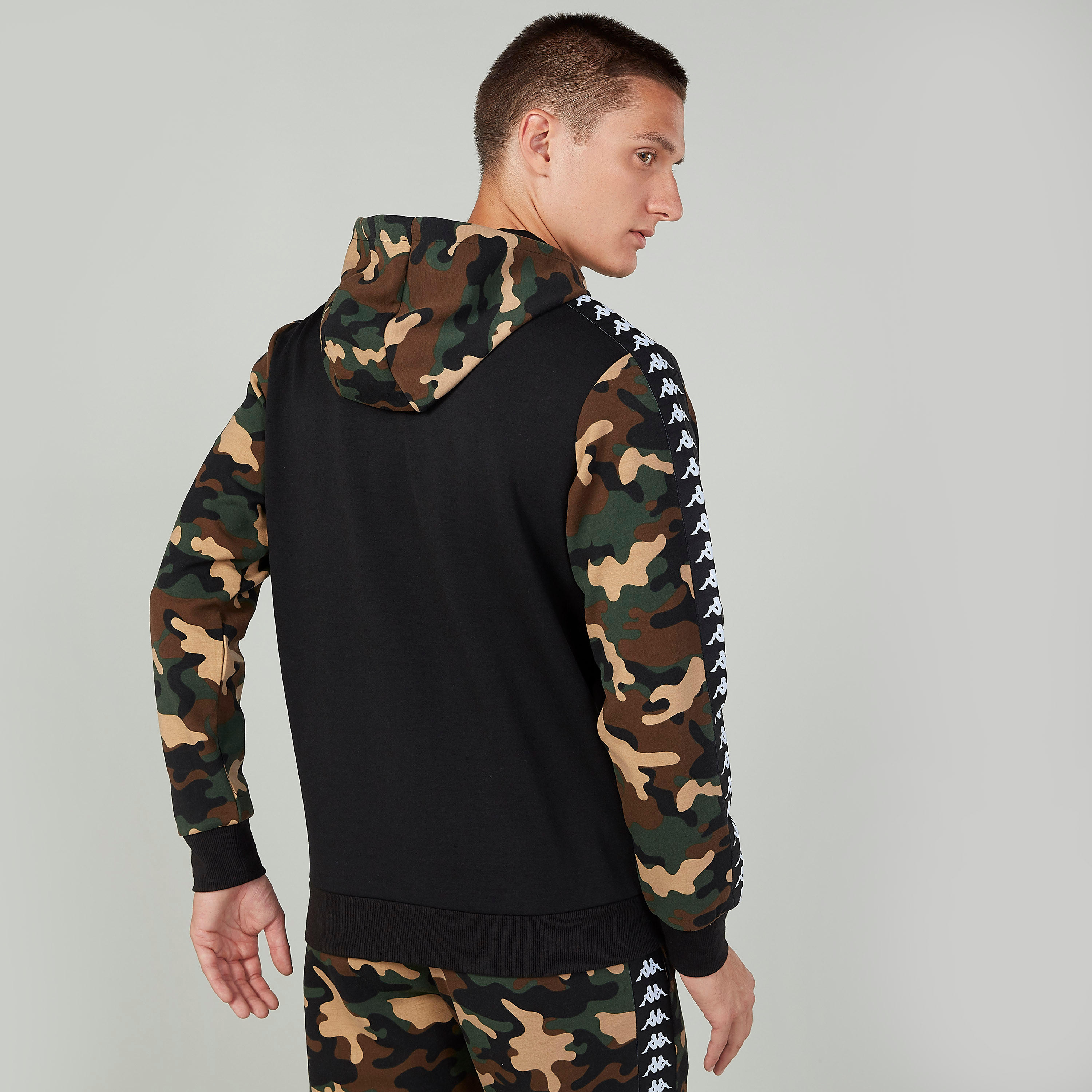  كابا جاكيت بأكمام طويلة وقبعة وطبعات-men-winterwear-hoodiesandsweatshirts-image-4