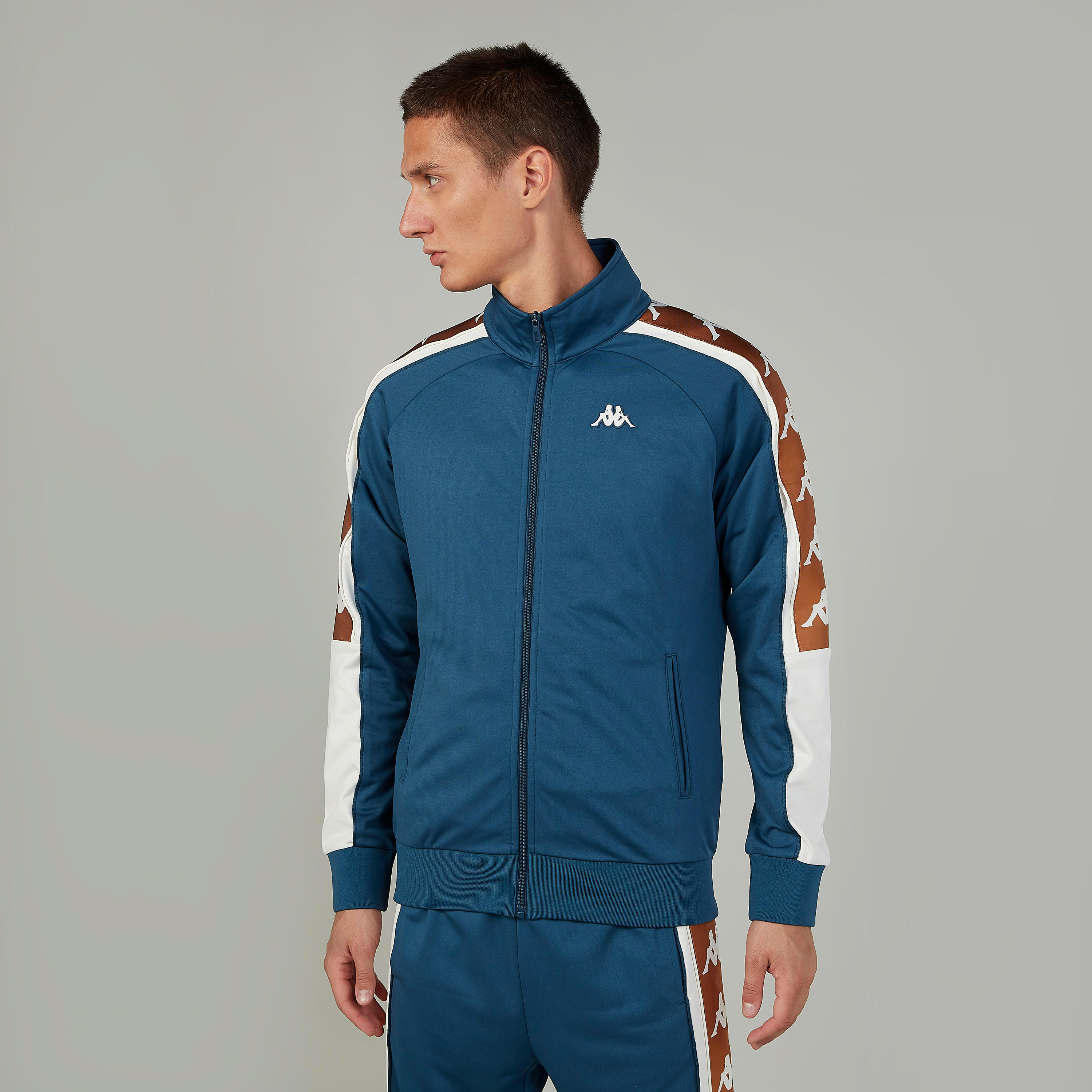 جاكيت بطبعات وأكمام طويلة وجيوب من كابا-men-clothing-jacketsandblazers-jackets-image-1