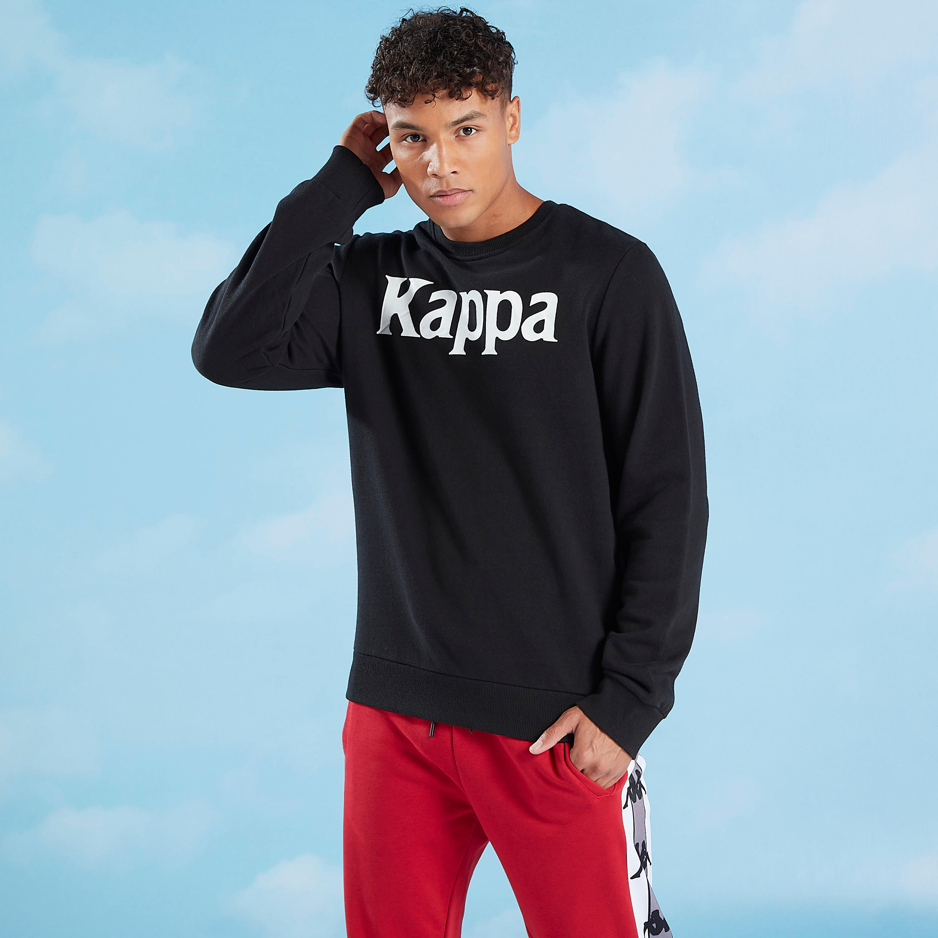 سويت شيرت بياقة مستديرة وأكمام طويلة وطبعات من كابا-men-winterwear-hoodiesandsweatshirts-image-1