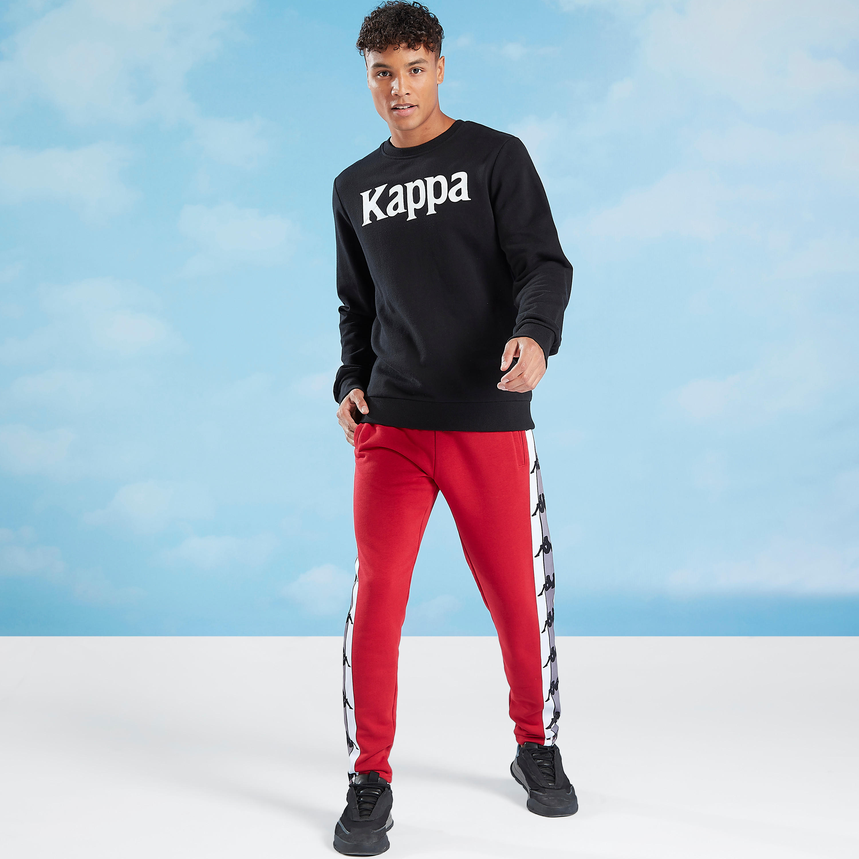 سويت شيرت بياقة مستديرة وأكمام طويلة وطبعات من كابا-men-winterwear-hoodiesandsweatshirts-image-2