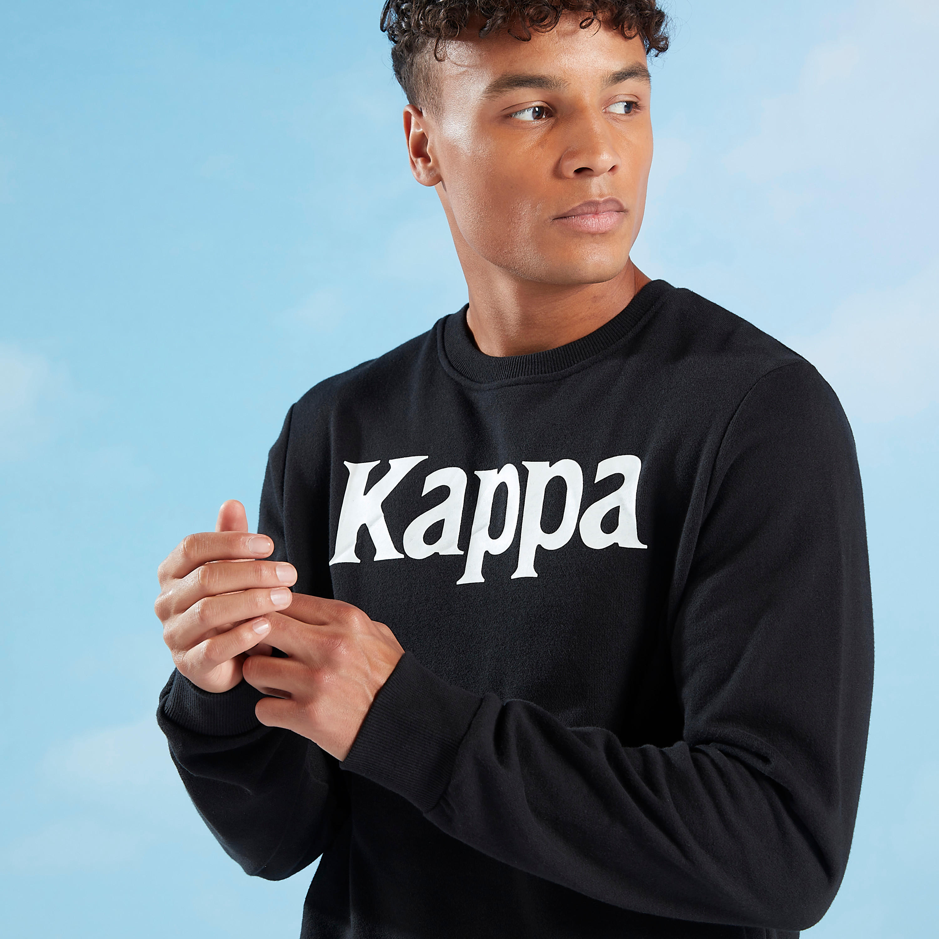 سويت شيرت بياقة مستديرة وأكمام طويلة وطبعات من كابا-men-winterwear-hoodiesandsweatshirts-image-3