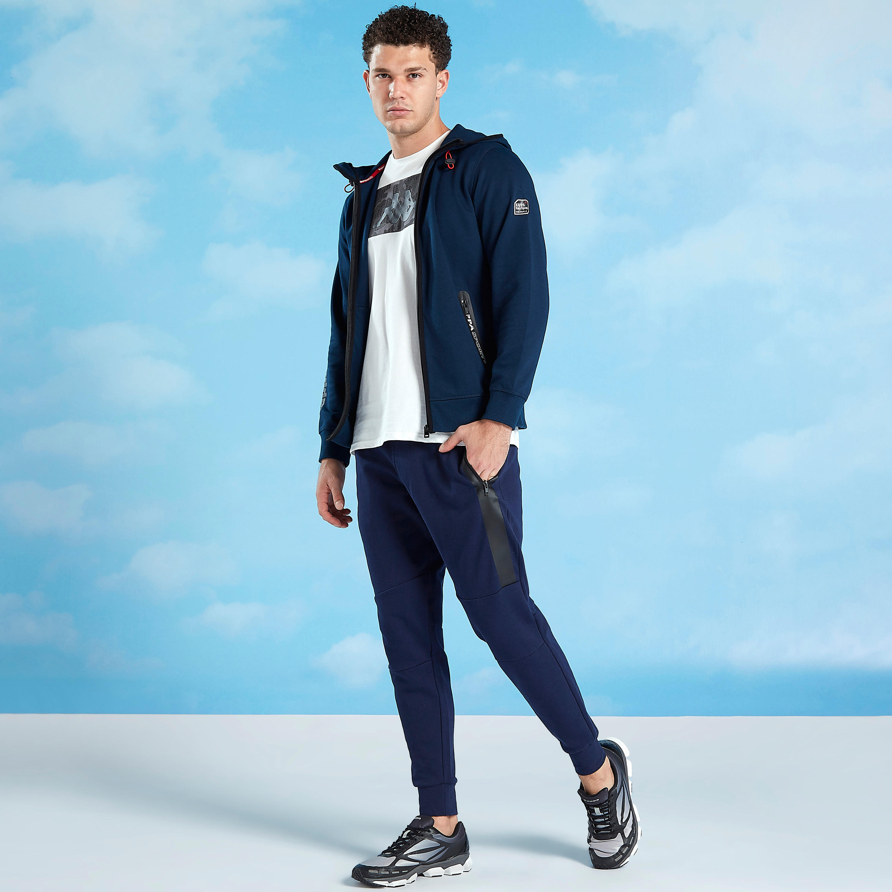 بنطلون رياضي سادة بسحّاب وجيوب من كابا-men-clothing-bottoms-joggers-image-2