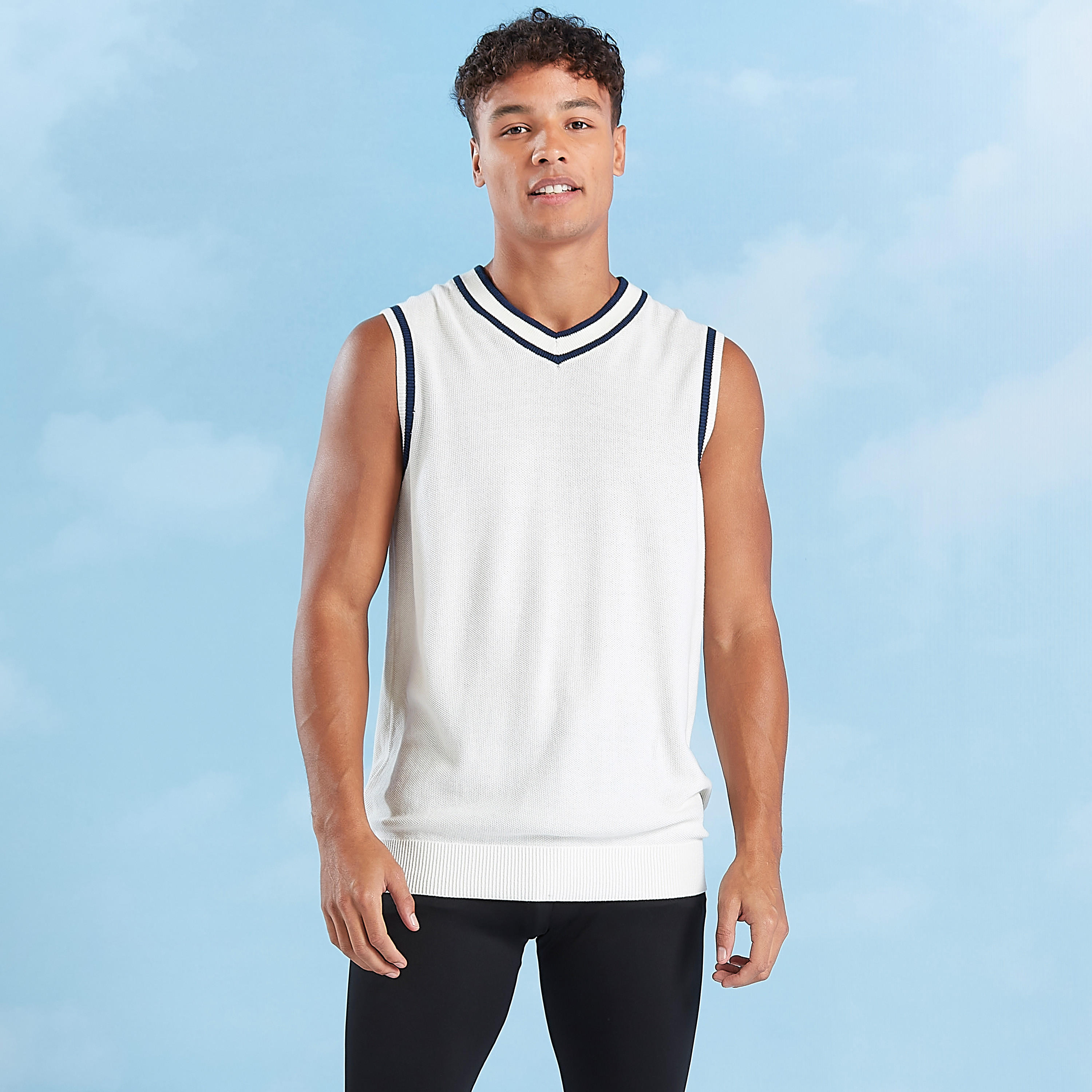 كنزة دون أكمام بياقة V وطبعات-men-clothing-sweatersandpullovers-image-1
