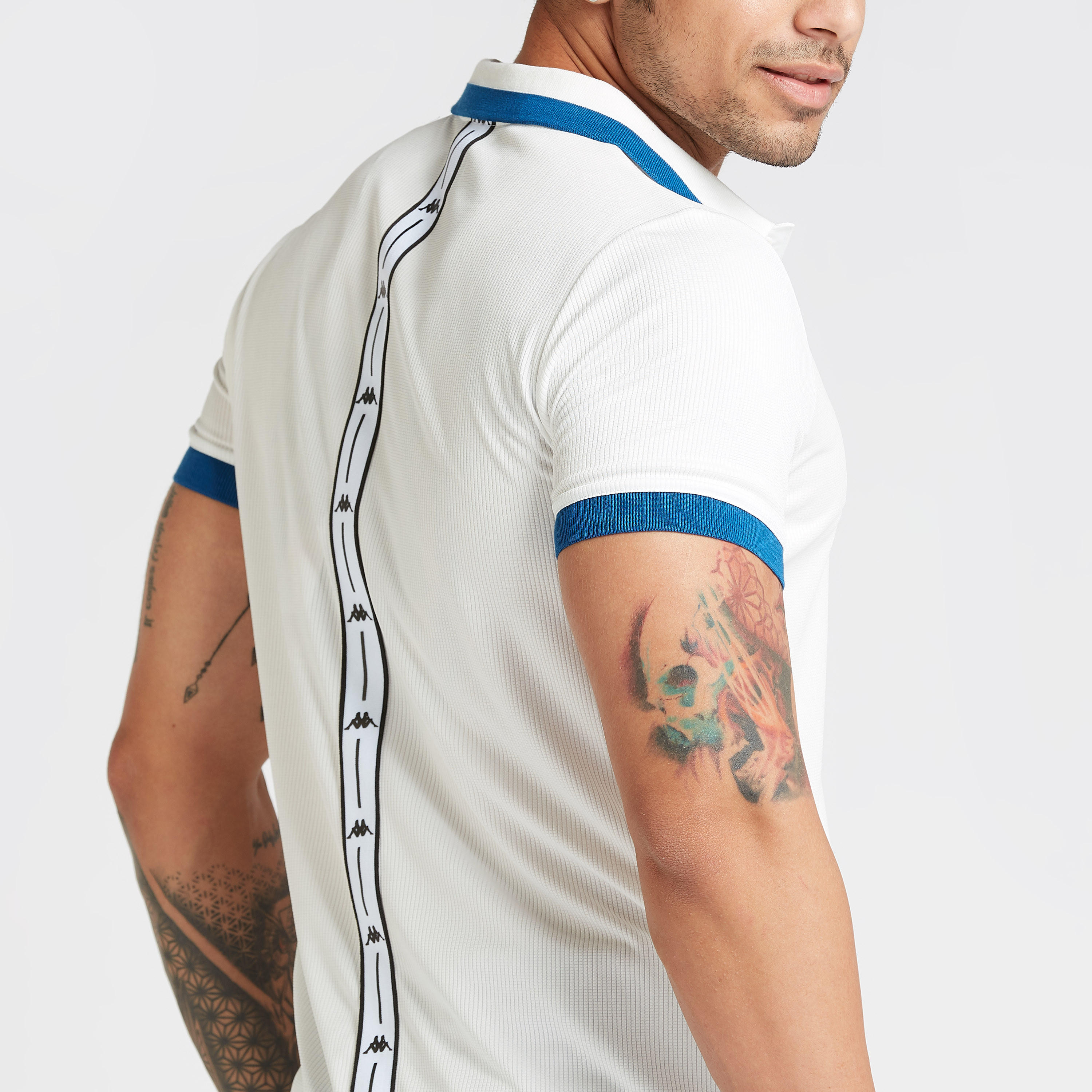 تيشيرت بولو بأكمام قصيرة وطبعات من كابا-men-clothing-sportswearandactivewear-tshirtsandpolos-image-5