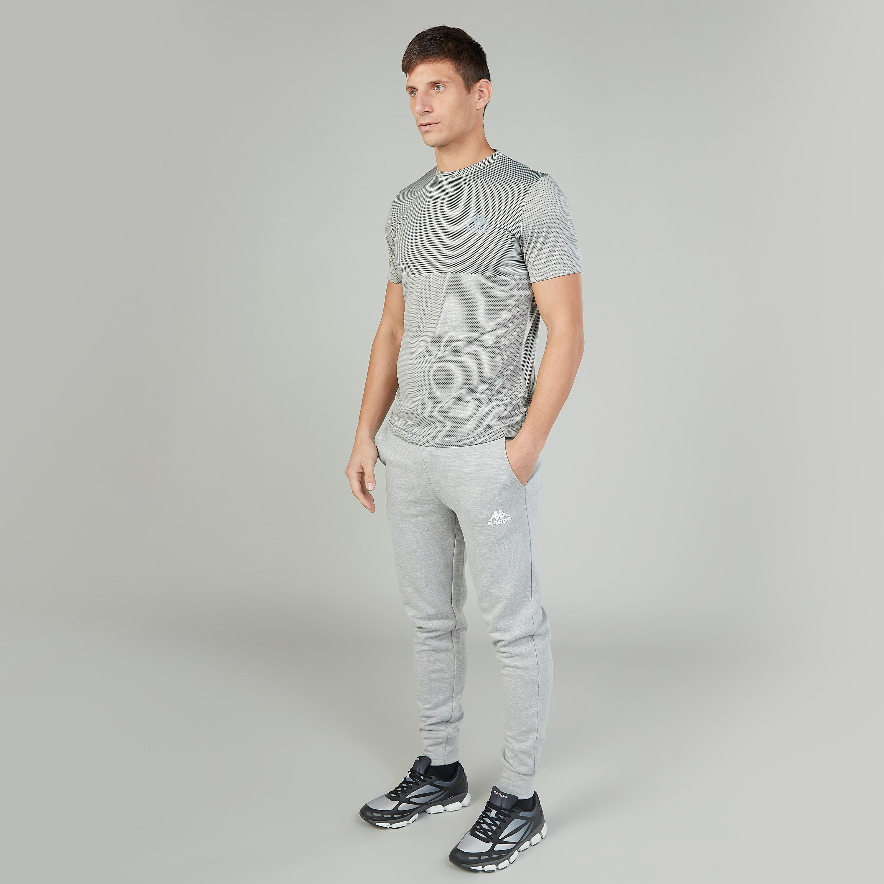 تيشيرت بياقة مستديرة وأكمام قصيرة وطبعات من كابا-men-clothing-sportswearandactivewear-tshirtsandpolos-image-3