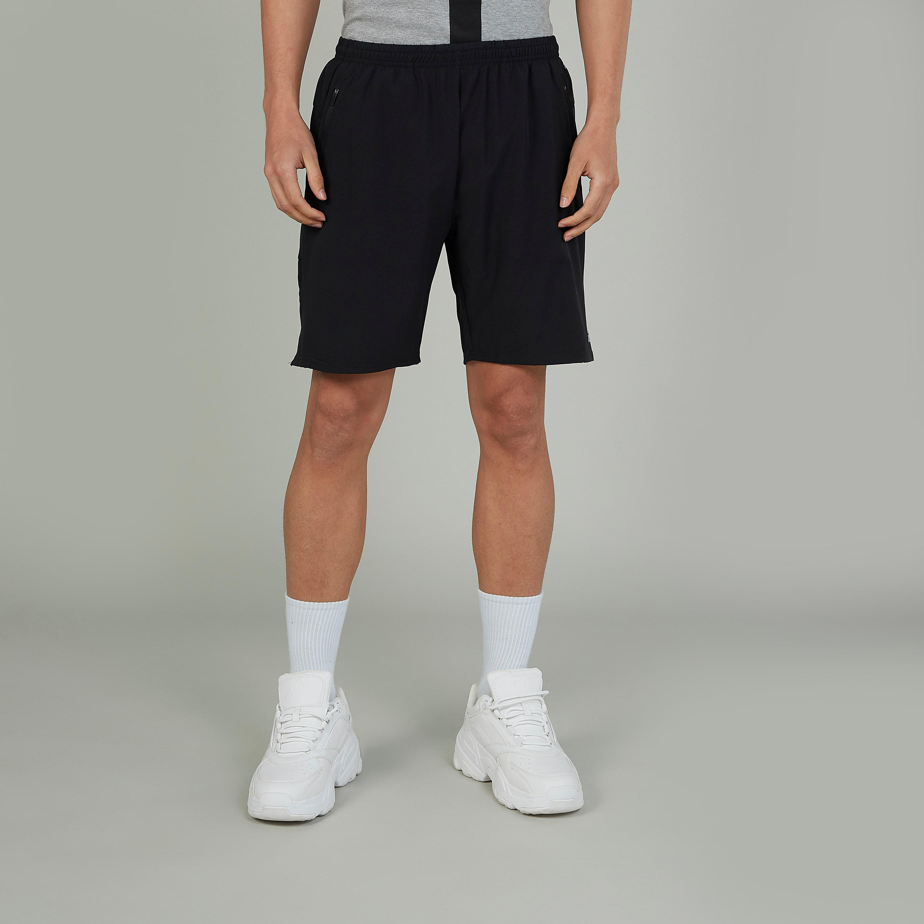 شورت سادة بخصر مطاطي وجيوب من كابا-men-clothing-sportswearandactivewear-bottoms-image-1