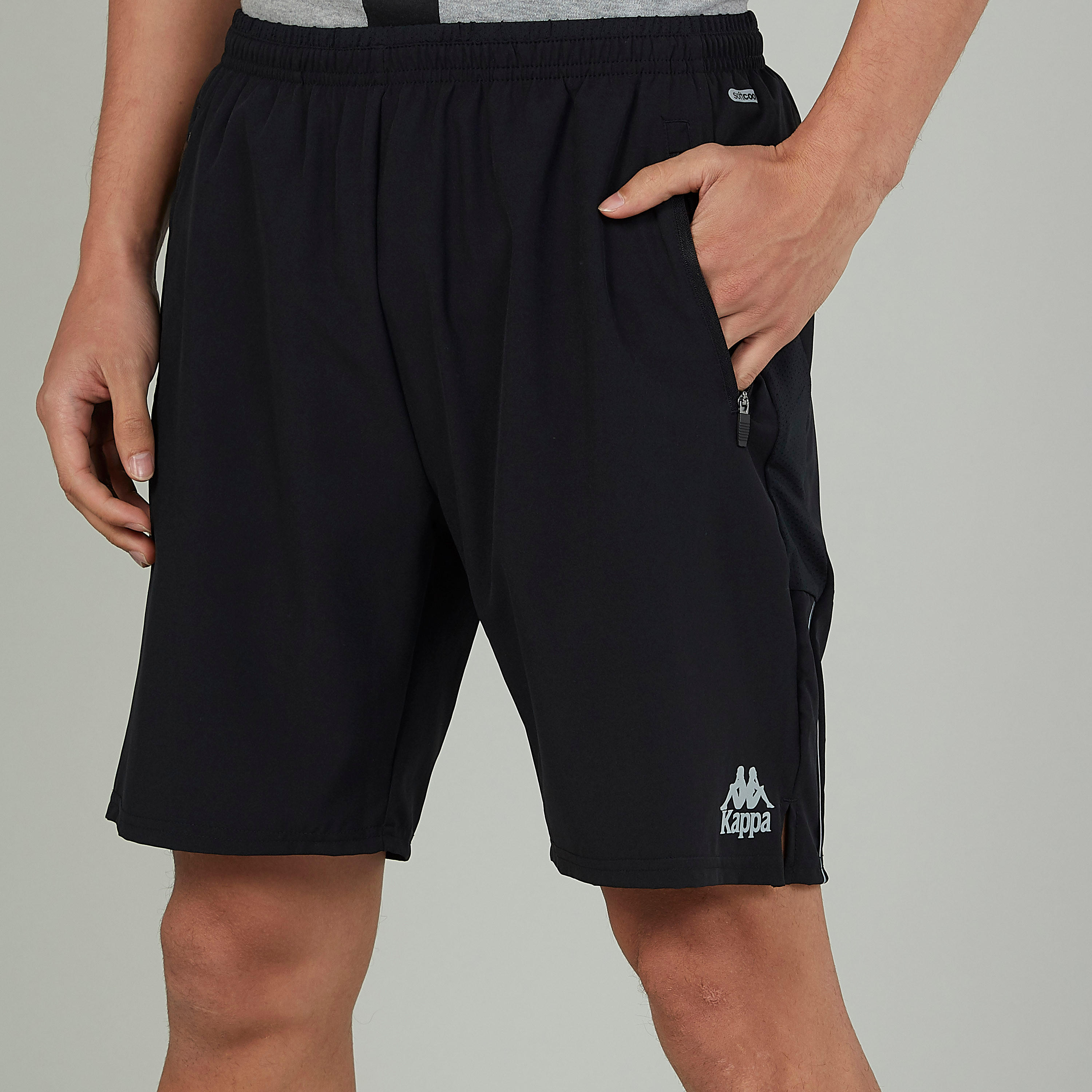 شورت سادة بخصر مطاطي وجيوب من كابا-men-clothing-sportswearandactivewear-bottoms-image-3