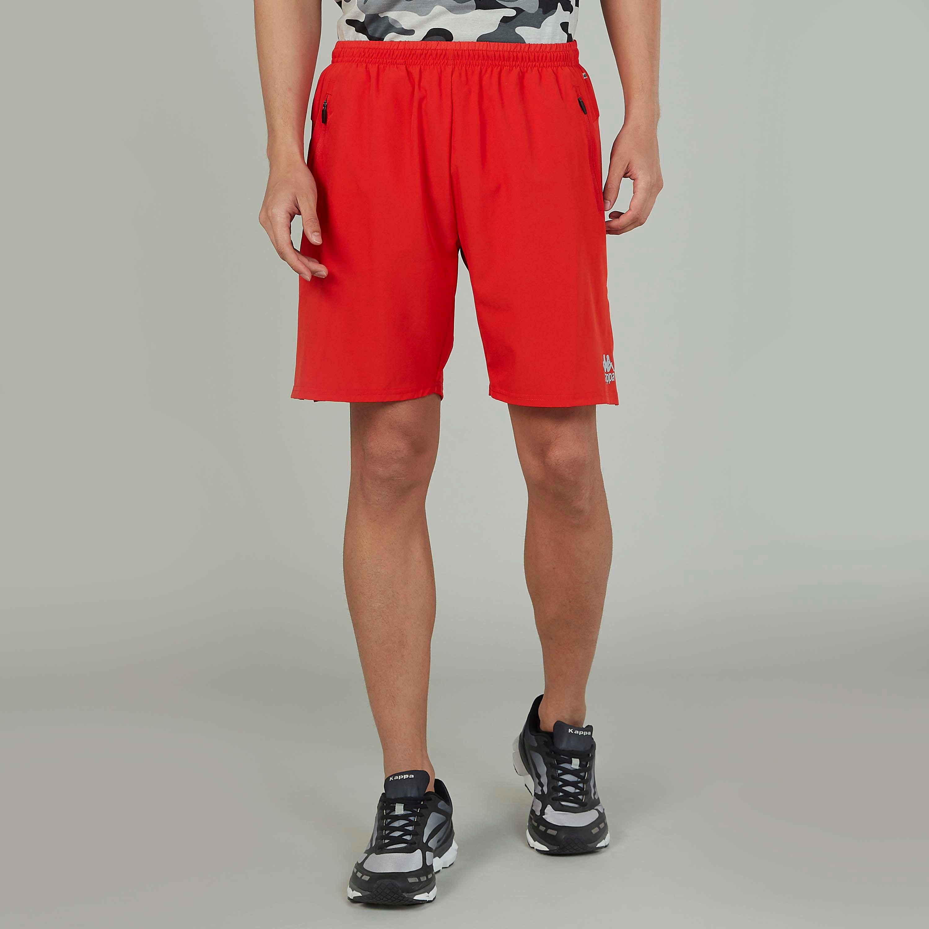 شورت سادة بخصر مطّاطي وتفاصيل جيب من كابا-men-clothing-sportswearandactivewear-bottoms-image-1