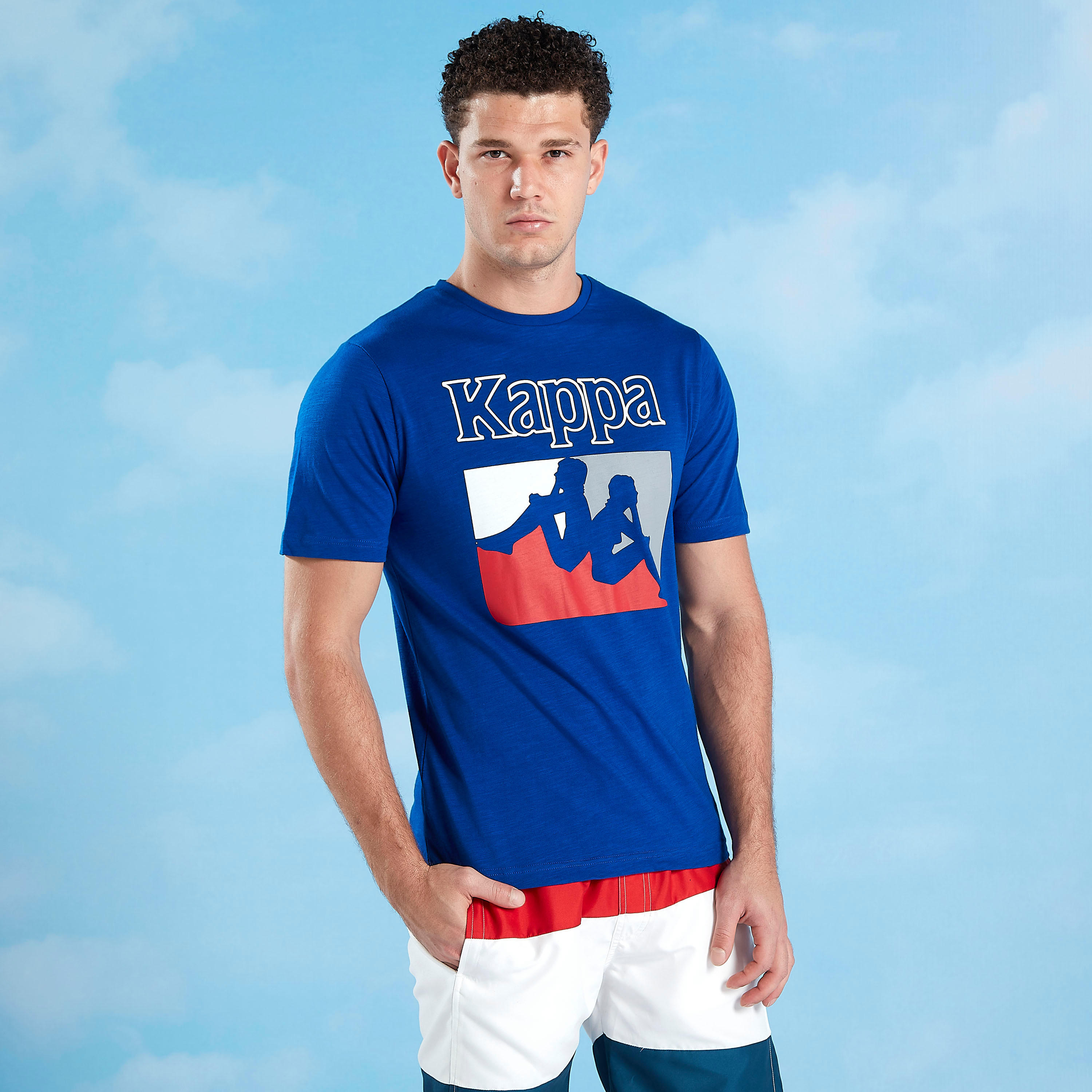 تيشيرت بياقة مستديرة وأكمام قصيرة وطبعات من كابا-men-clothing-sportswearandactivewear-tshirtsandpolos-image-3