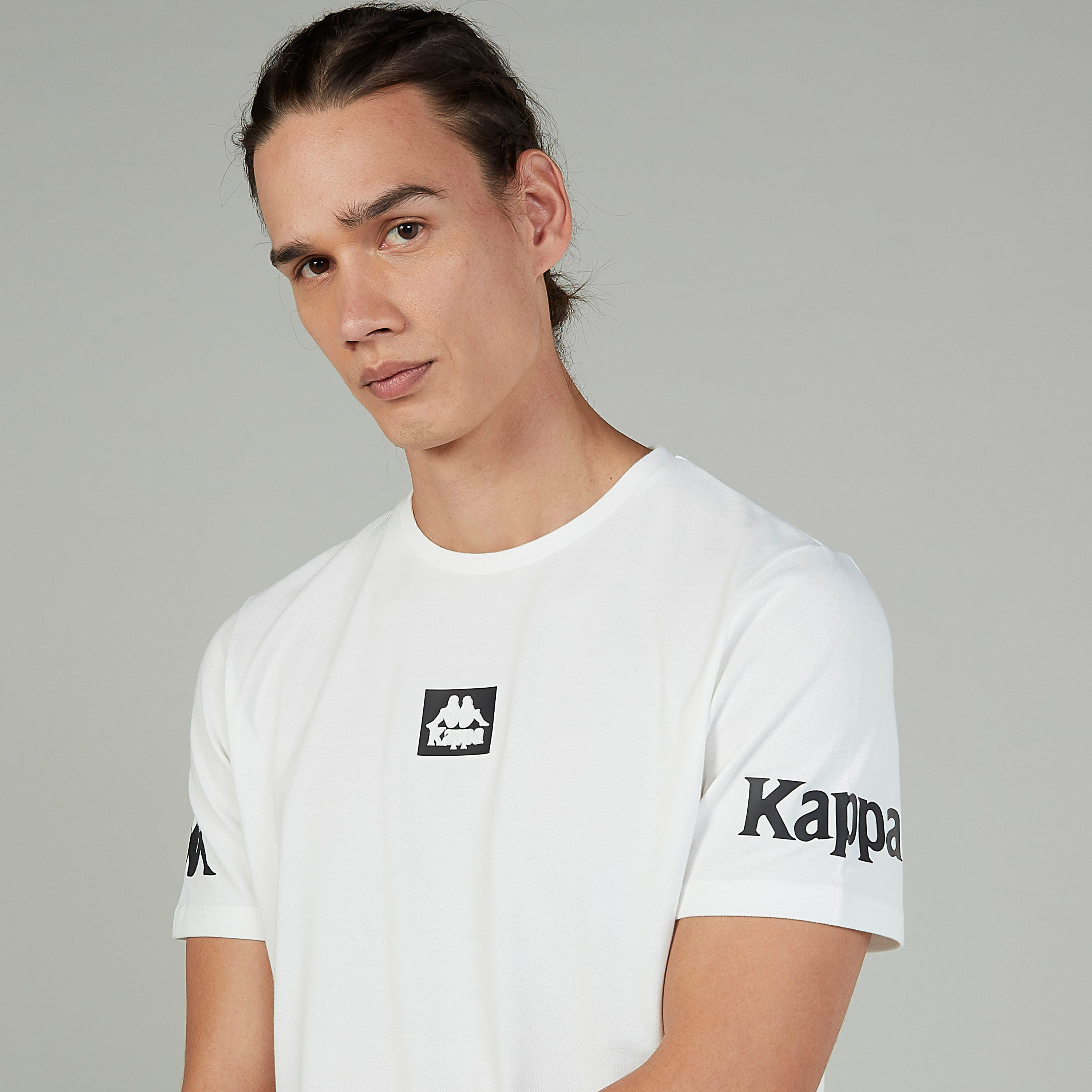 تيشيرت بياقة مستديرة وأكمام قصيرة وطبعات من كابا-men-clothing-sportswearandactivewear-tshirtsandpolos-image-3