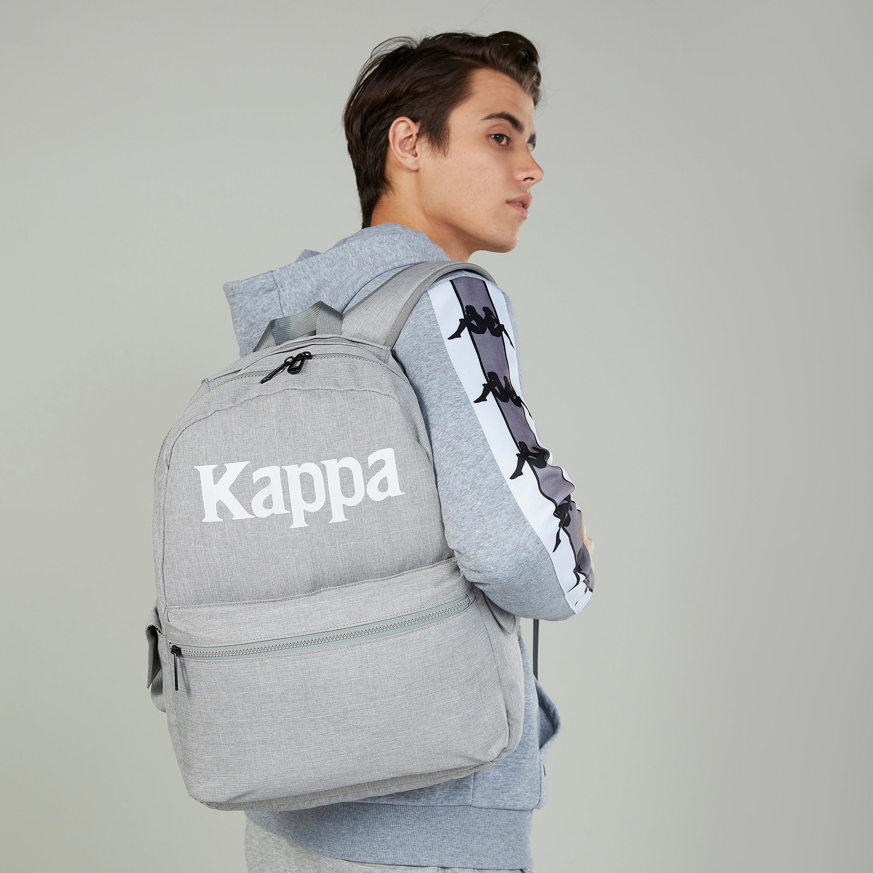 شنطة ظهر بسحّاب إغلاق وحمّالات قابلة للتعديل وطبعات من كابا-men-bags-image-4