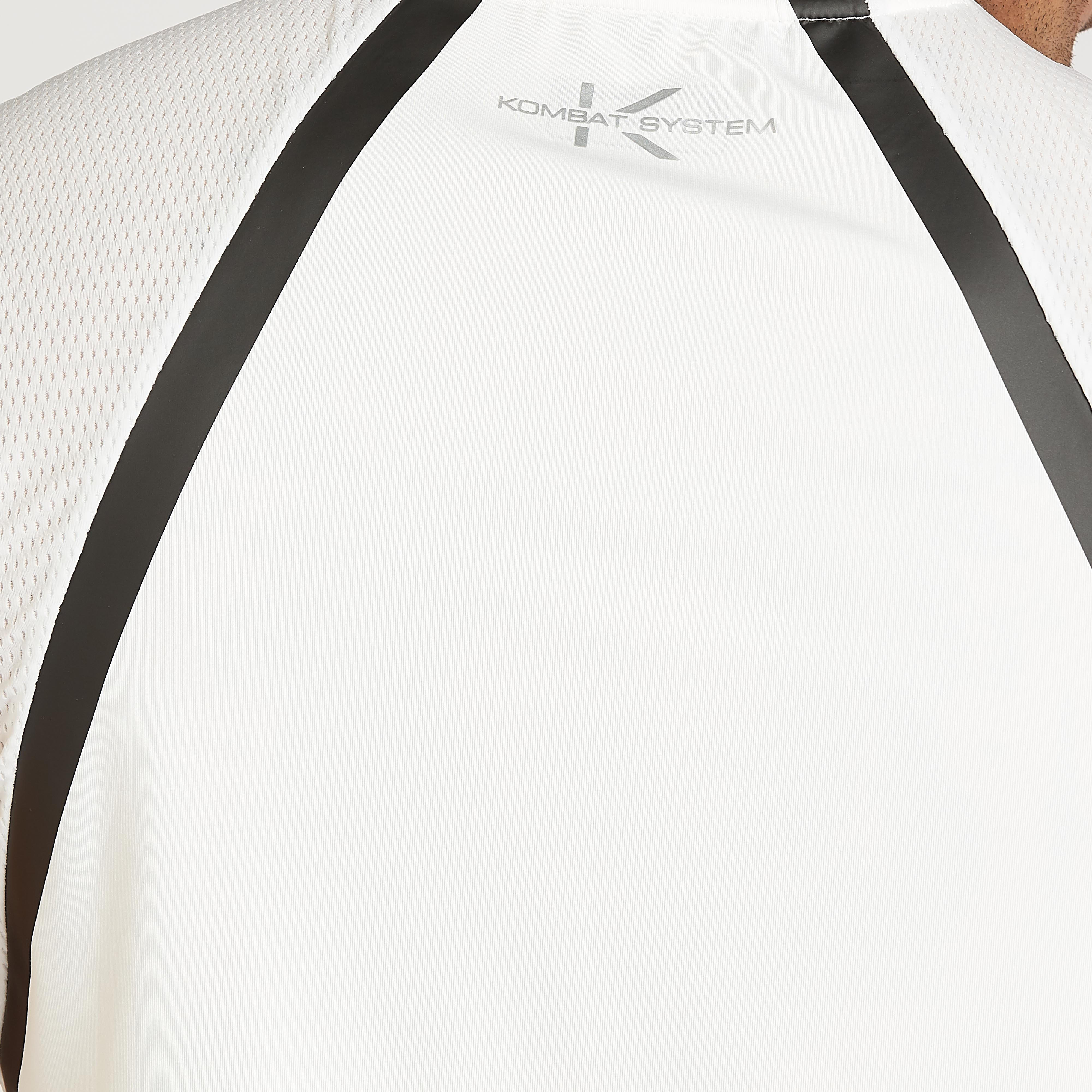 تيشيرت سادة دون أكمام بياقة ضيقة وطبعات من كابا-men-clothing-sportswearandactivewear-tshirtsandpolos-image-3