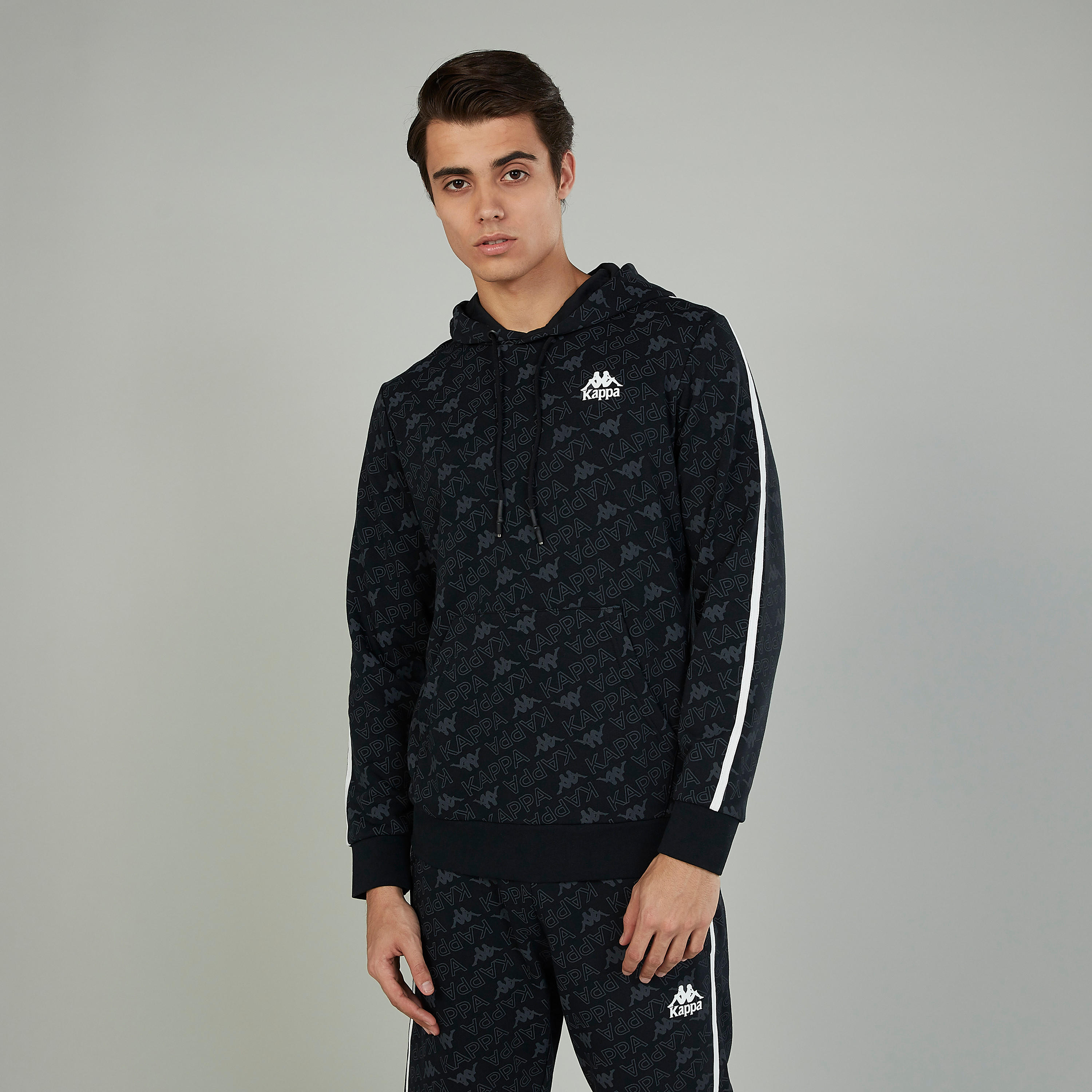 هودي بأكمام طويلة وجيوب كانجارو وطبعات من كابا-men-winterwear-hoodiesandsweatshirts-image-5