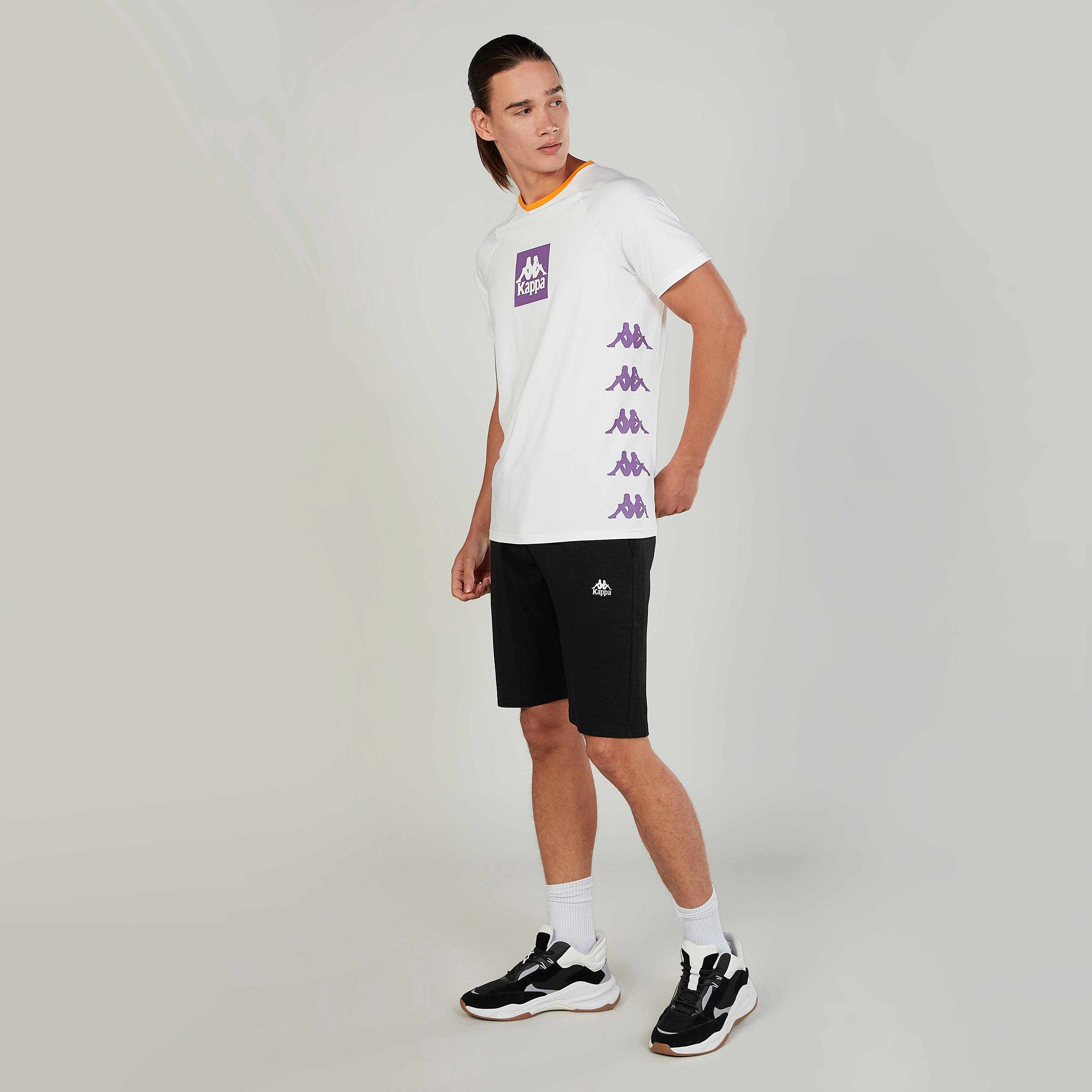 شورت سادة برباط وتفاصيل جيوب من كابا-men-clothing-sportswearandactivewear-bottoms-image-3