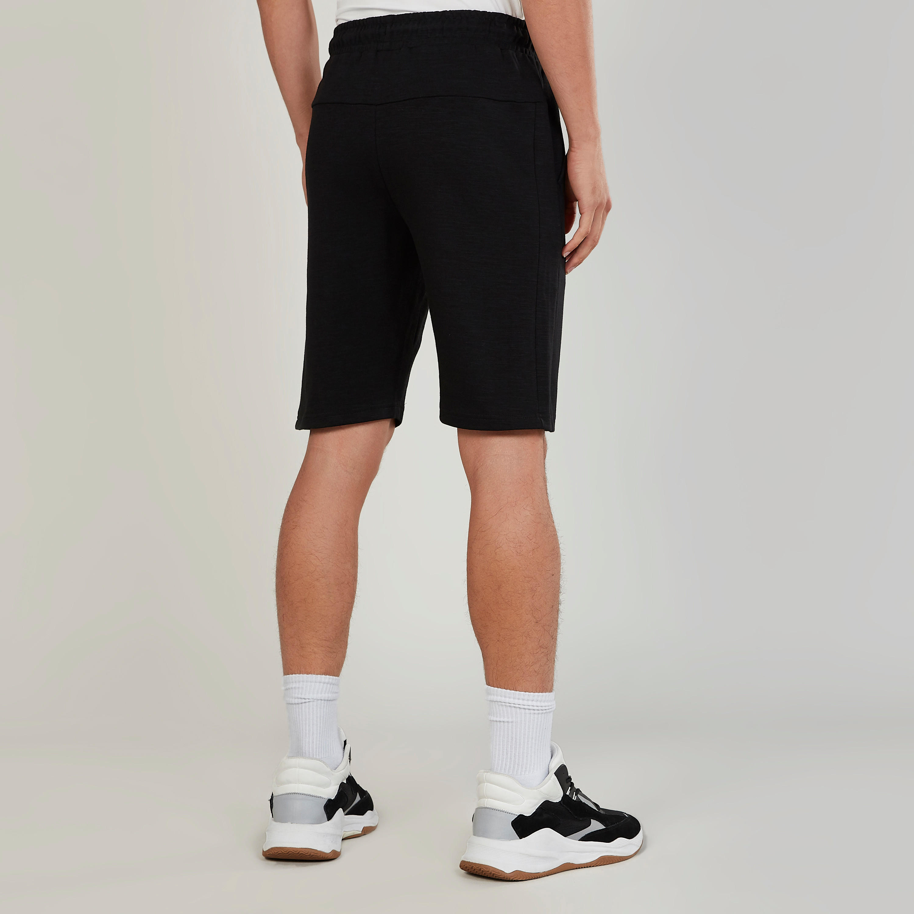شورت سادة برباط وتفاصيل جيوب من كابا-men-clothing-sportswearandactivewear-bottoms-image-1