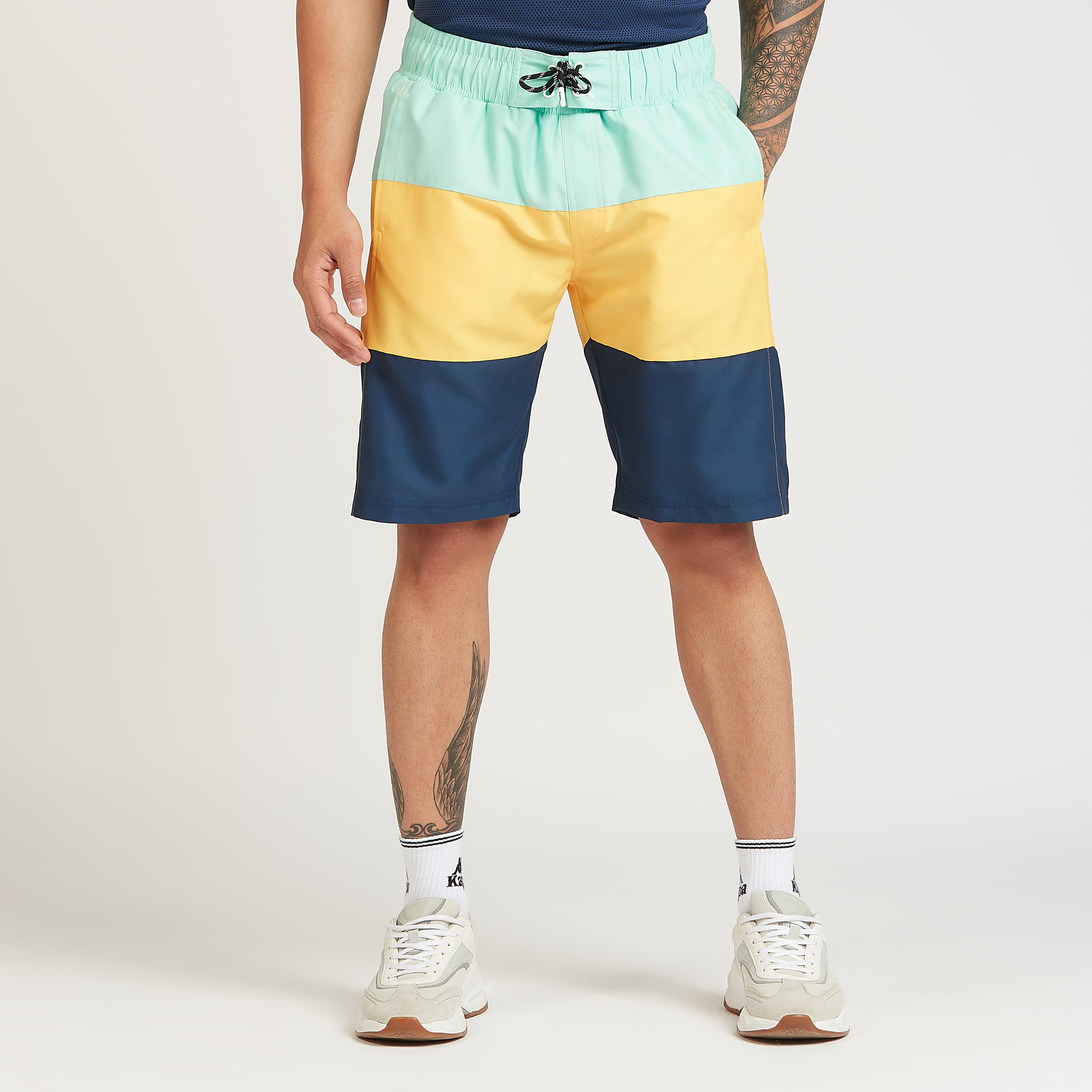 شورت بقوالب ملّونة برباط وتفاصيل جيوب من كابا-men-clothing-sportswearandactivewear-bottoms-image-1