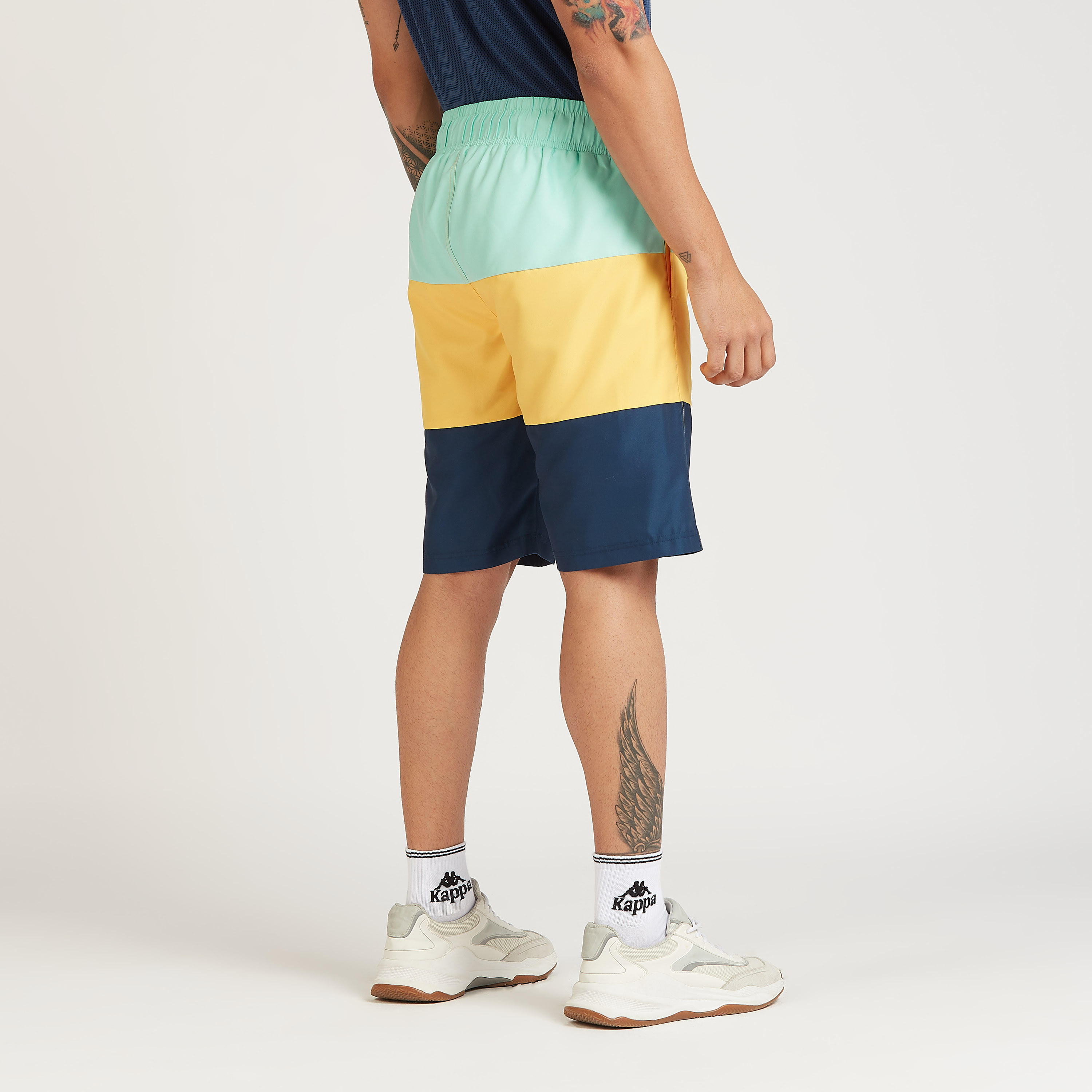 شورت بقوالب ملّونة برباط وتفاصيل جيوب من كابا-men-clothing-sportswearandactivewear-bottoms-image-4
