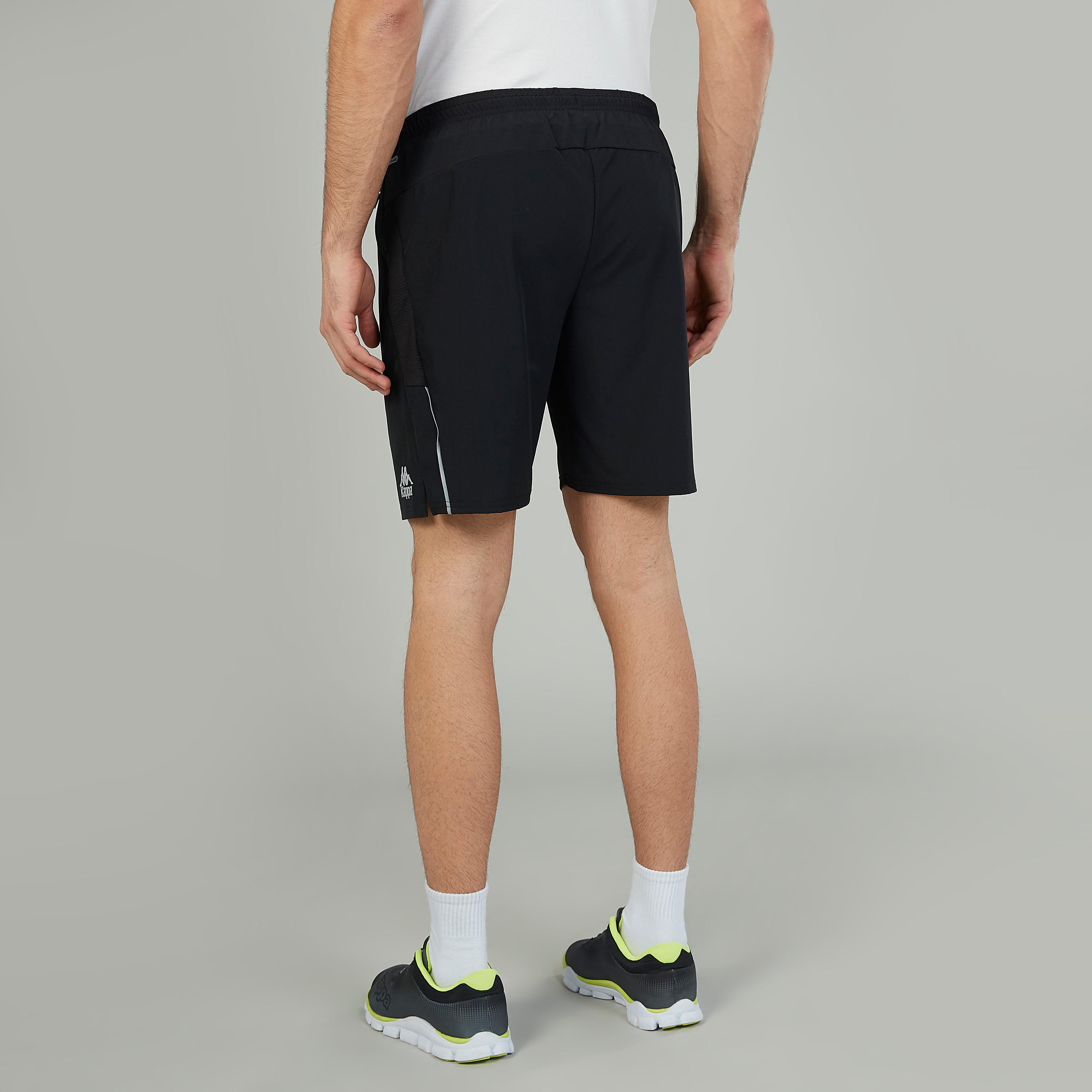 شورت مستدام سادة بخصر مطاطي متوسط الارتفاع وجيوب من كابا-men-clothing-sportswearandactivewear-bottoms-image-1