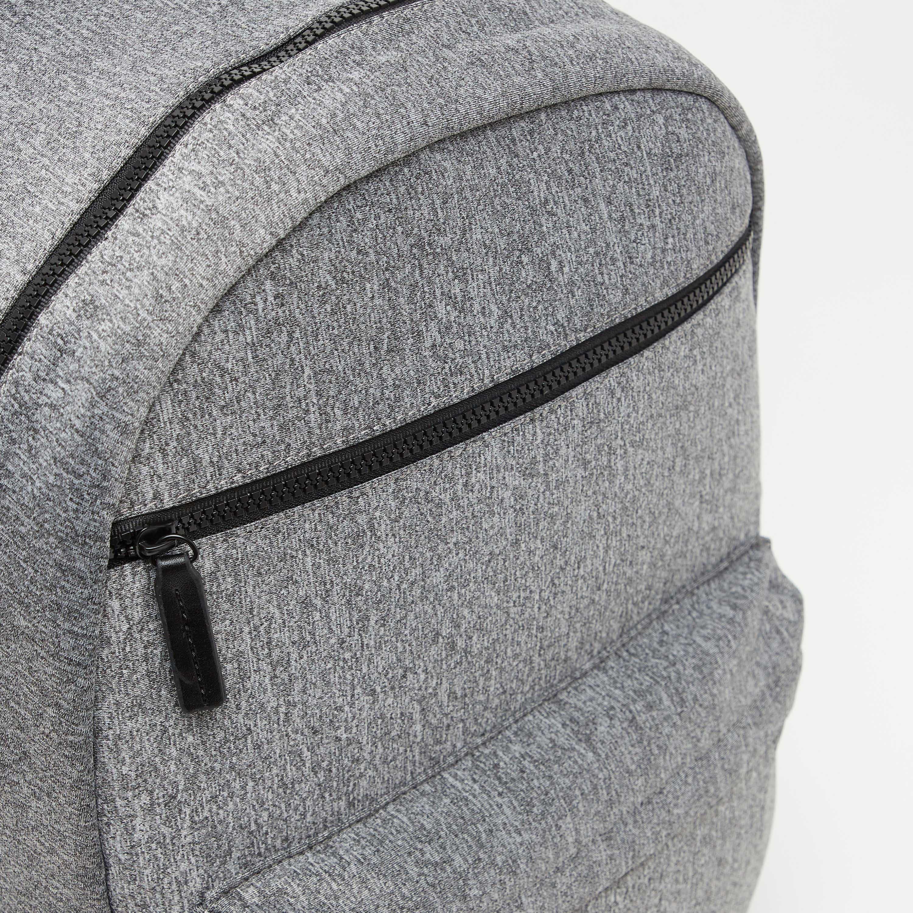 شنطة ظهر بارزة الملمس بحمّالات كتف قابلة للتعديل من كابا-men-bags-image-3