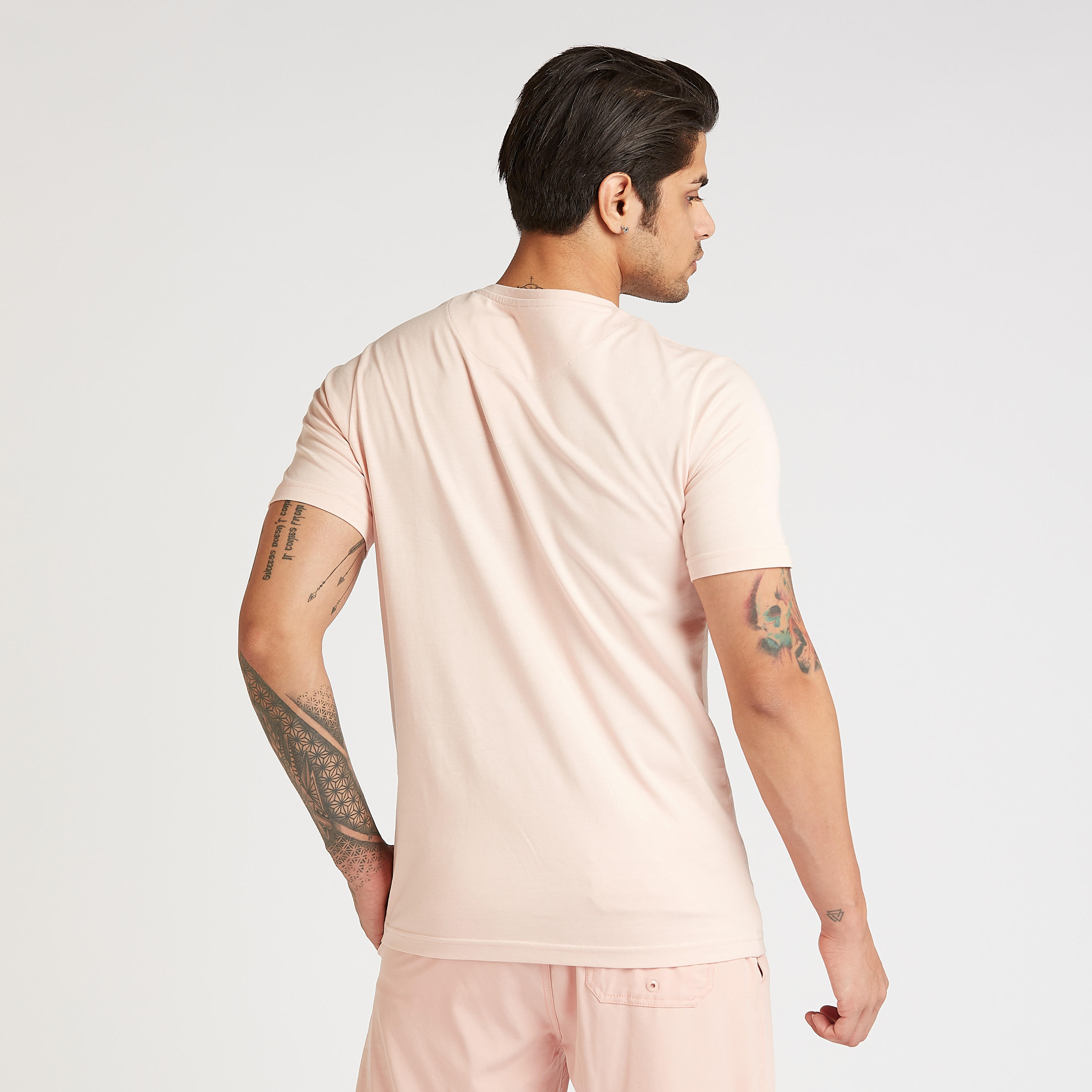 تيشيرت بياقة مستديرة وأكمام قصيرة وطبعات من كابا-men-clothing-sportswearandactivewear-tshirtsandpolos-image-8