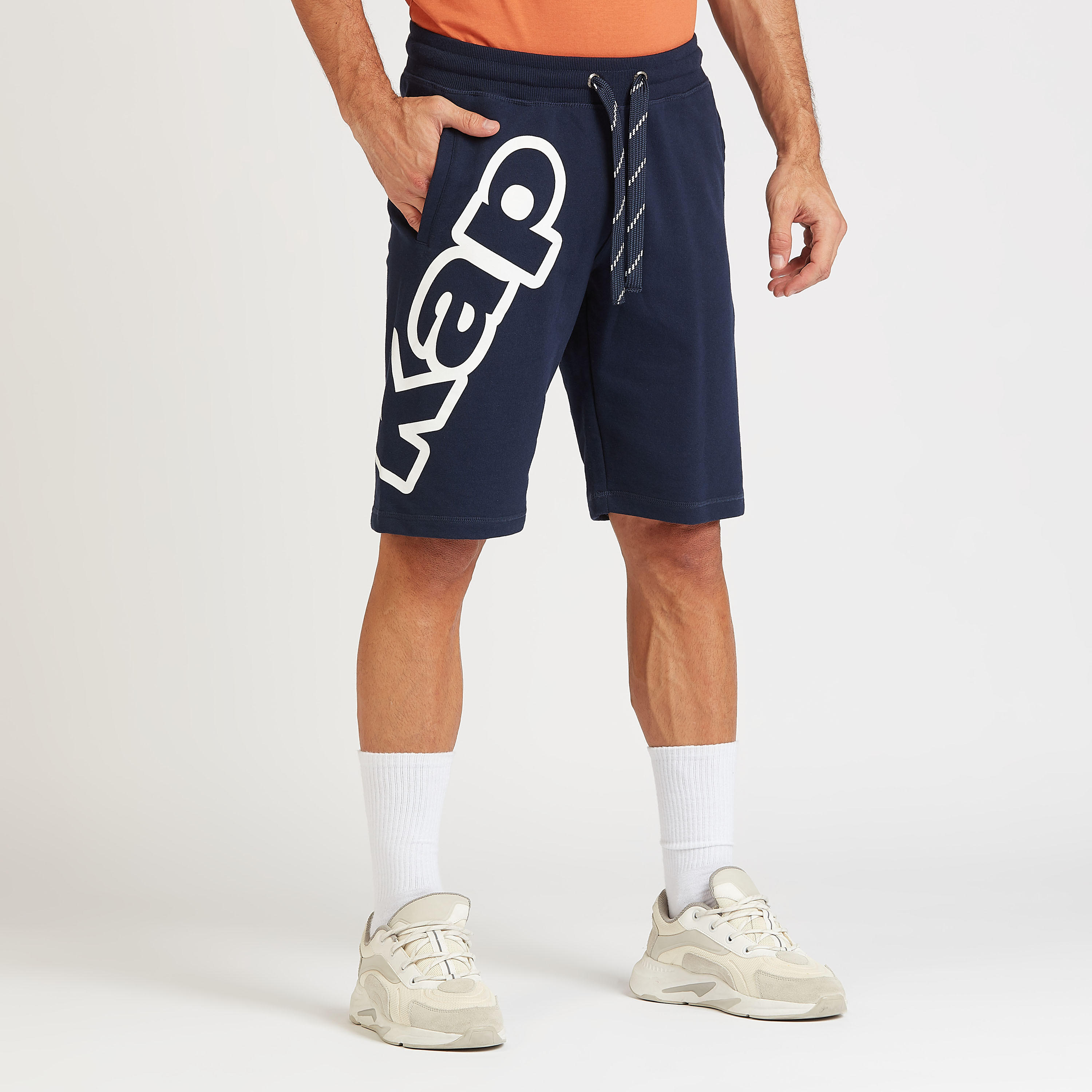 شورت برباط وتفاصيل جيوب وطبعات من كابا-men-clothing-sportswearandactivewear-bottoms-image-1