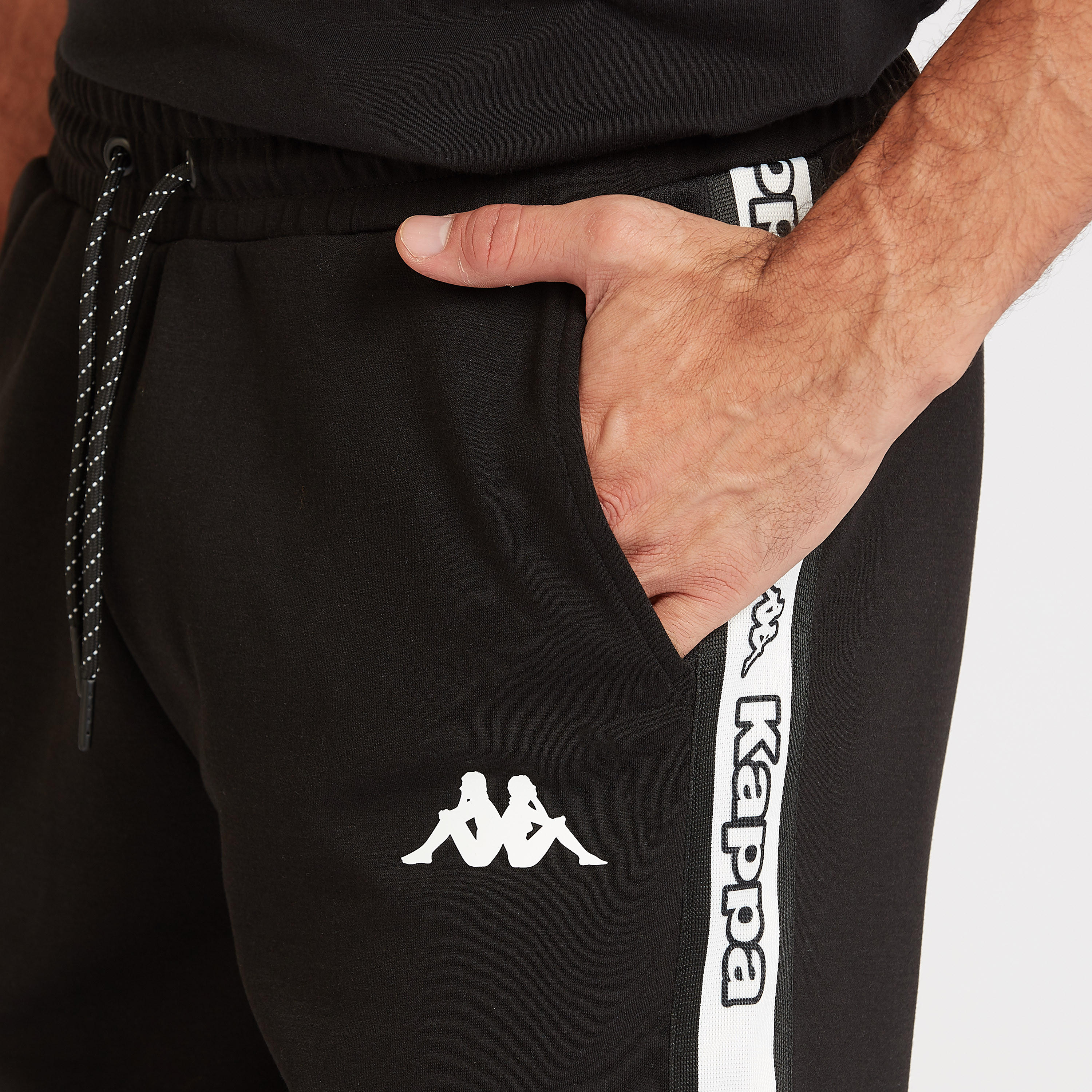 شورت برباط مطاطي وجيوب وشريطة من كابا-men-clothing-sportswearandactivewear-bottoms-image-3