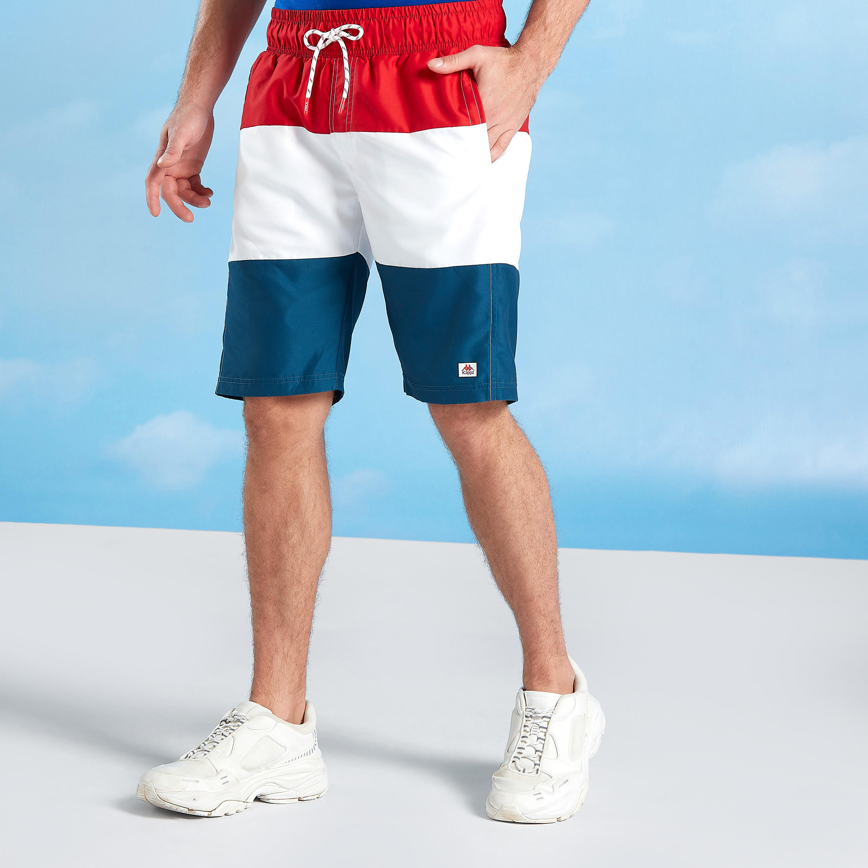 شورت سادة برباط وتفاصيل جيوب من كابا-men-clothing-sportswearandactivewear-bottoms-image-4