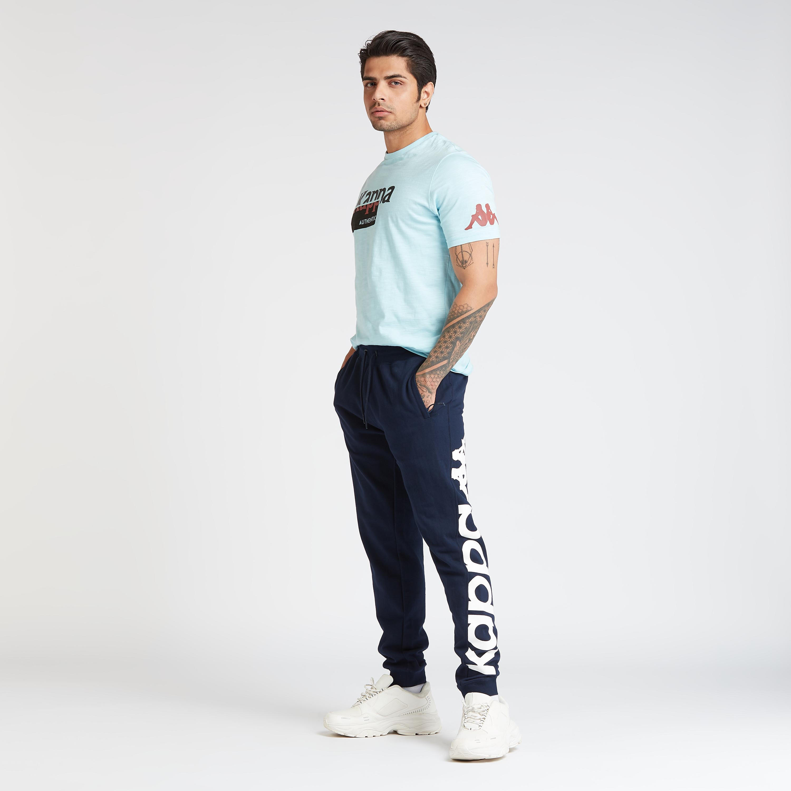 بنطلون رياضي بطبعات وتفاصيل جيوب ورباط من كابا-men-clothing-sportswearandactivewear-bottoms-image-2