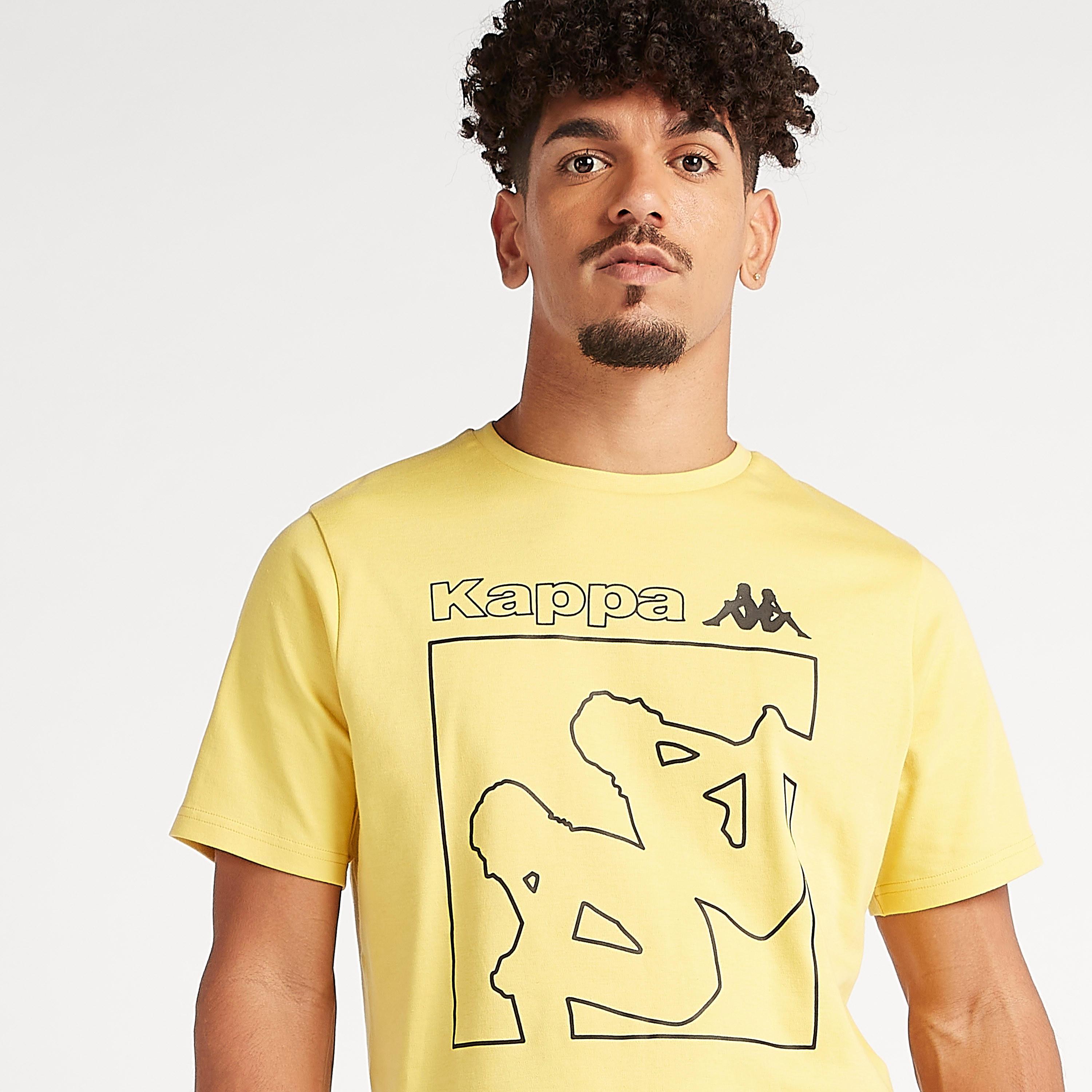 تيشيرت مستدام بطبعات وياقة ضيّقة وأكمام قصيرة من كابا-men-clothing-sportswearandactivewear-tshirtsandpolos-image-3