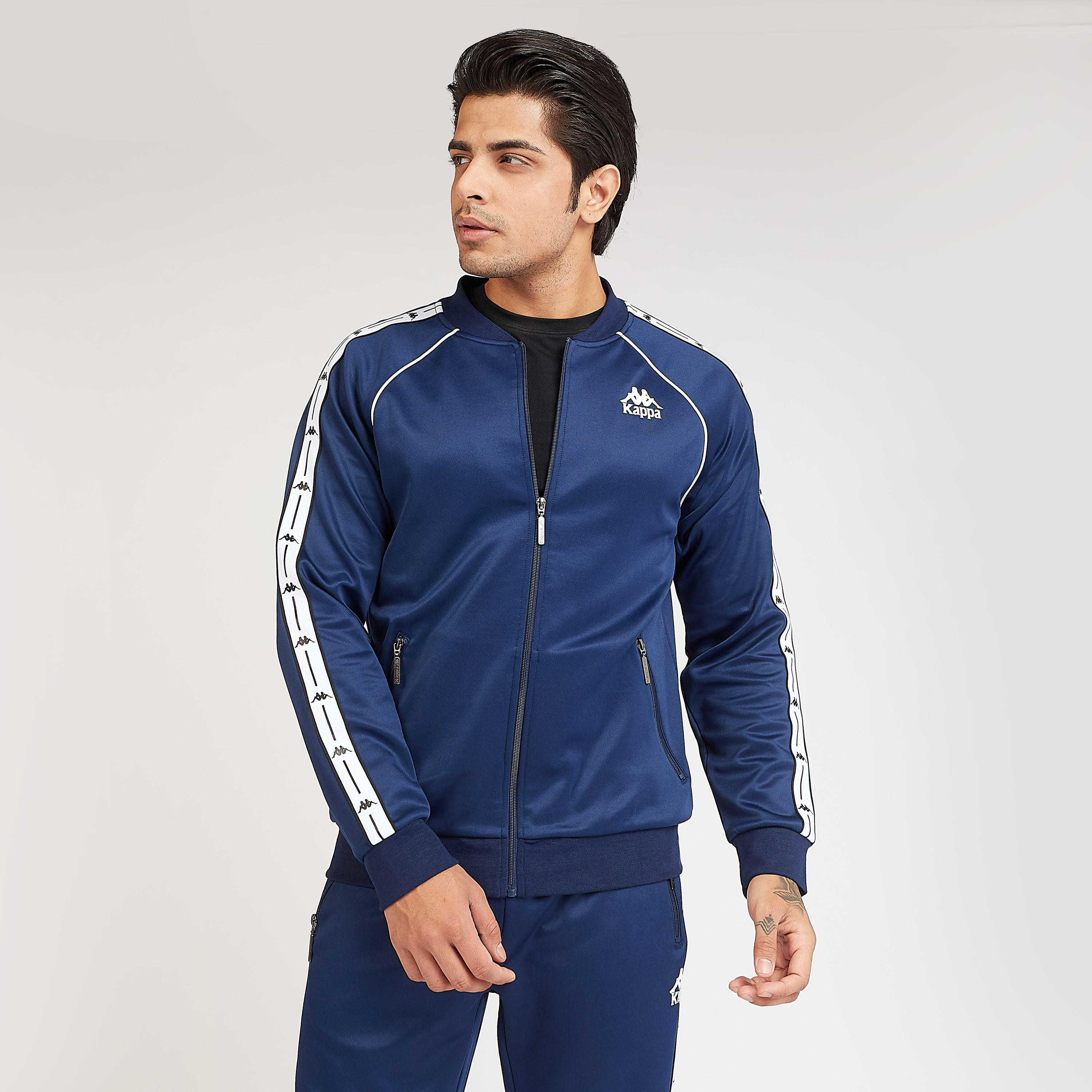 جاكيت مستدام بأكمام طويلة وشريطة وطبعات من كابا-men-clothing-jacketsandblazers-jackets-image-1