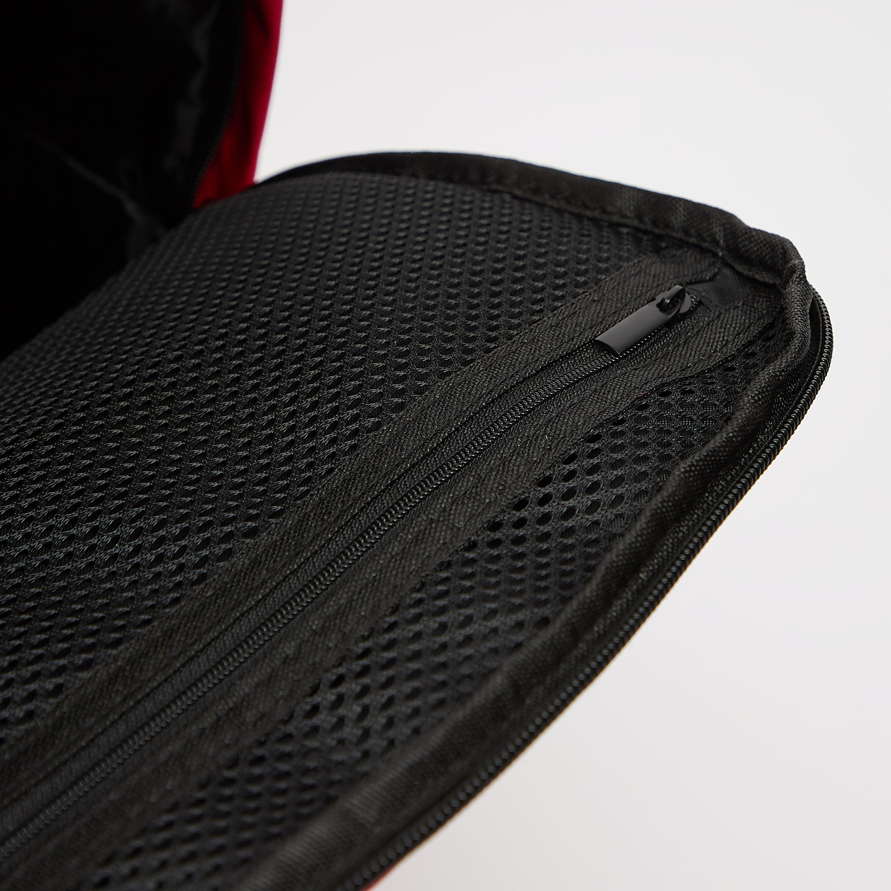 شنطة ظهر بسحّاب إغلاق وحمّالات قابلة للتعديل وطبعات من كابا-men-bags-image-1